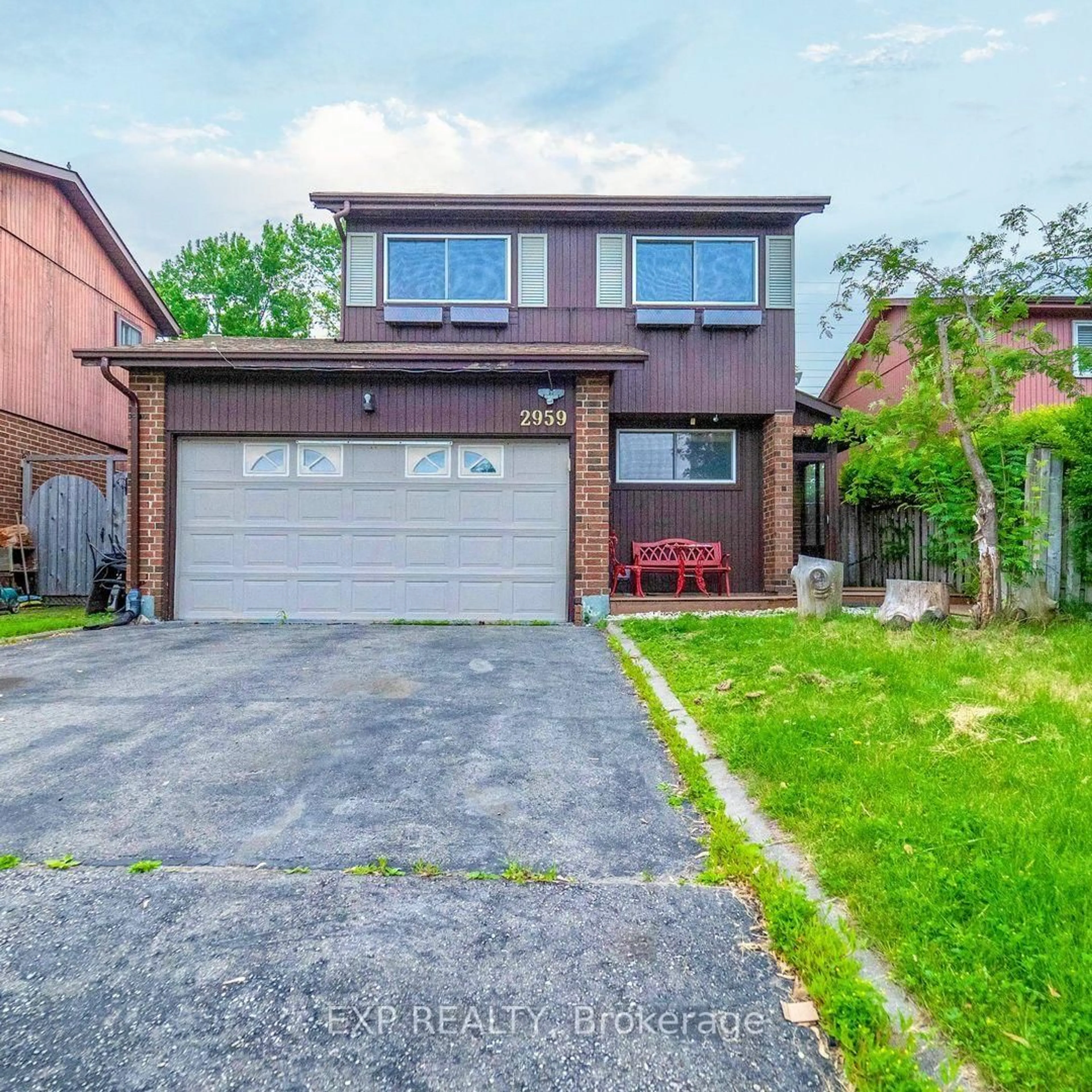 Home with brick exterior material, street for 2959 Saint Malo Circ, Mississauga Ontario L5N 1S8