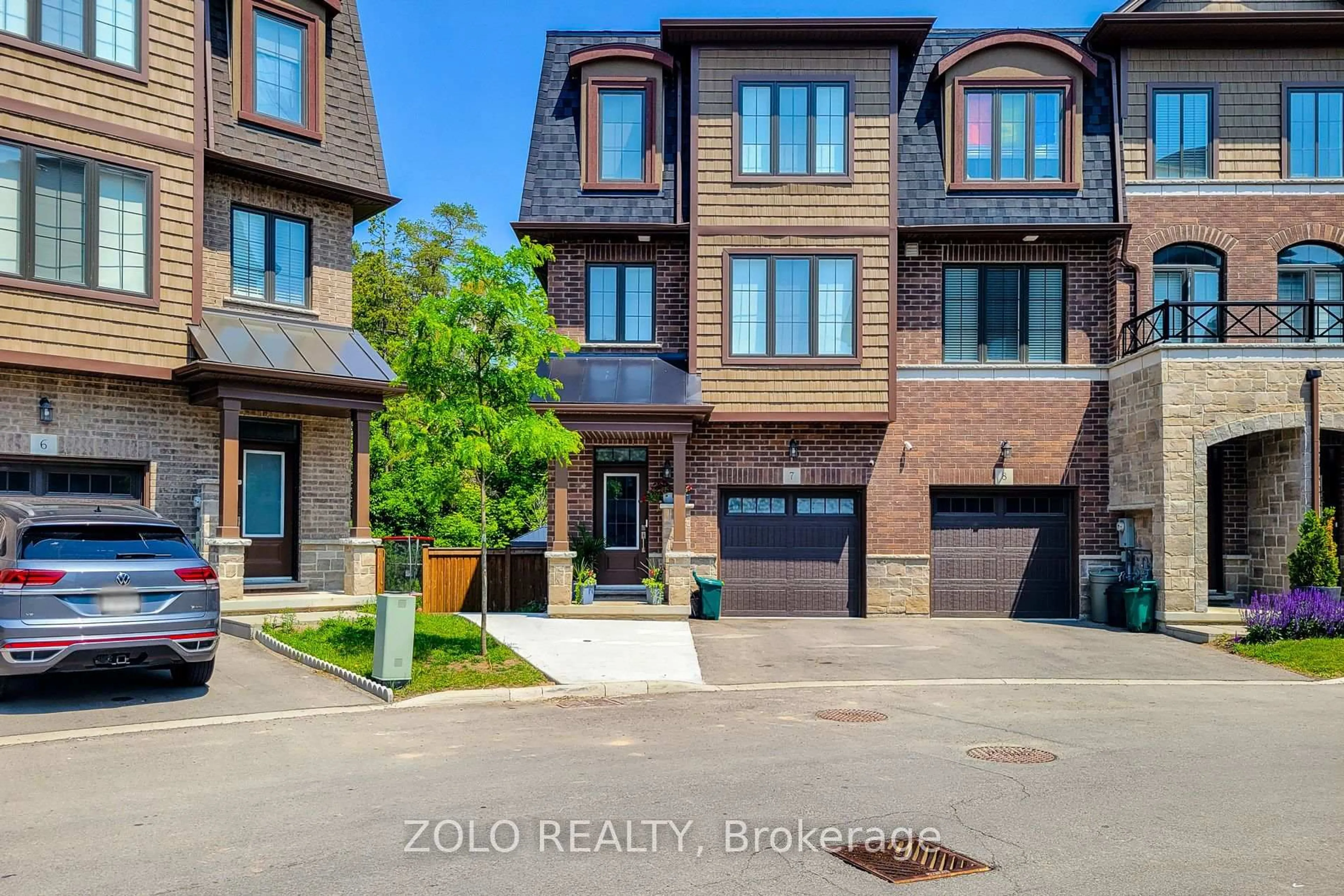 Home with brick exterior material, street for 445 Ontario St #7, Milton Ontario L9T 9K2