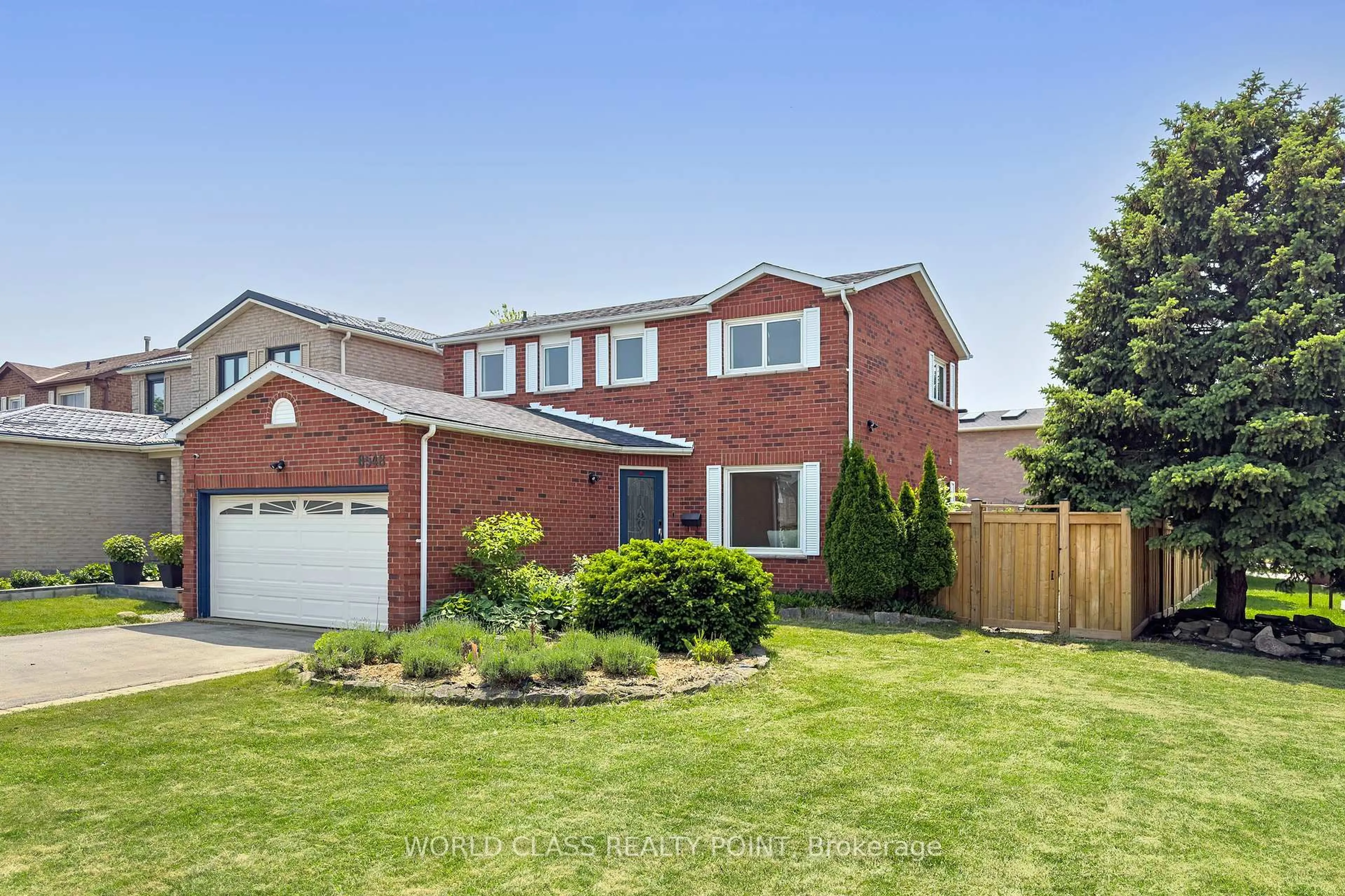 Home with brick exterior material, street for 6548 Eastridge Rd, Mississauga Ontario L5N 4L2