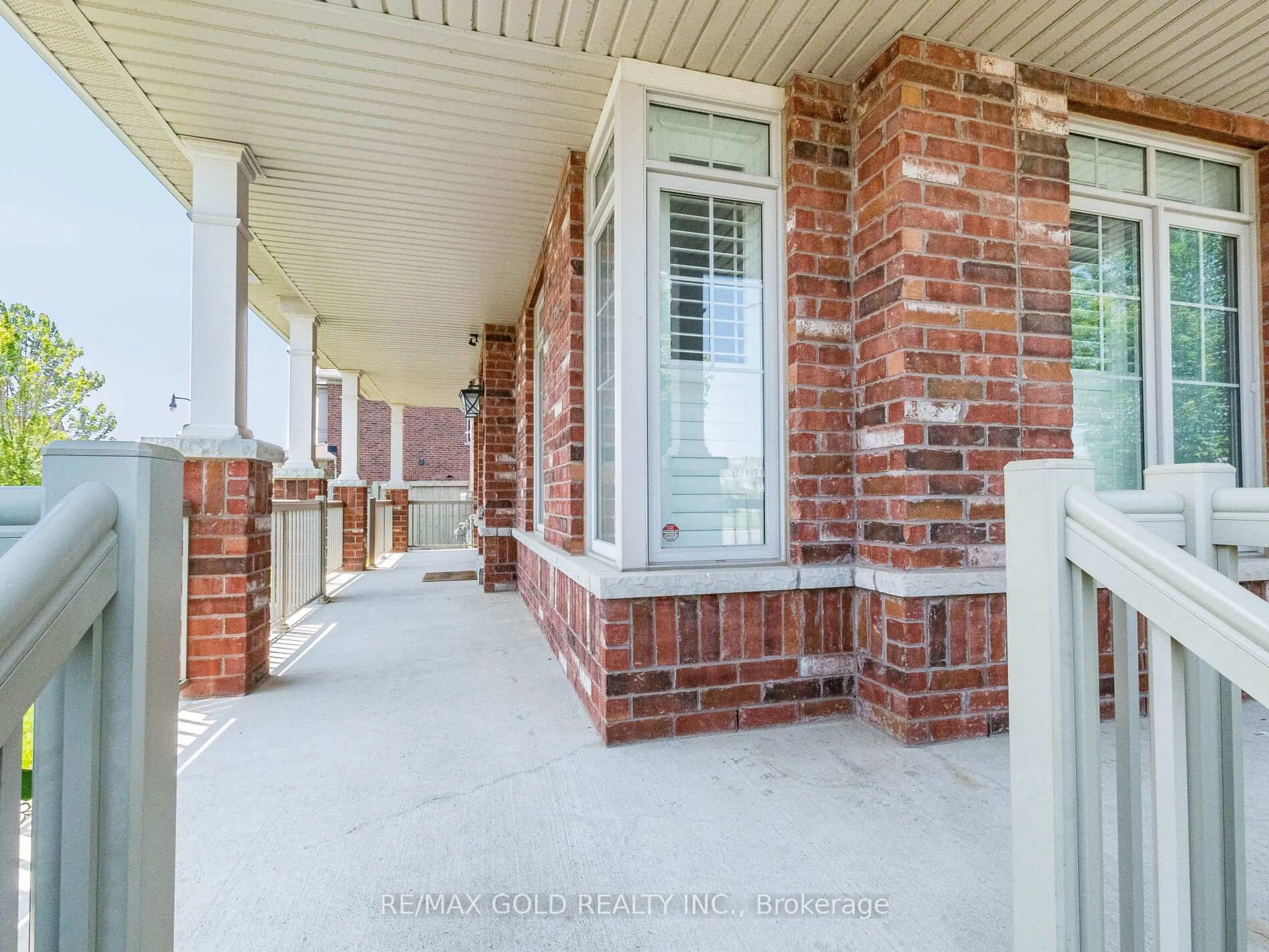 Home with brick exterior material, street for 37 KEMPENFELT Tr, Brampton Ontario L7A 0Z6