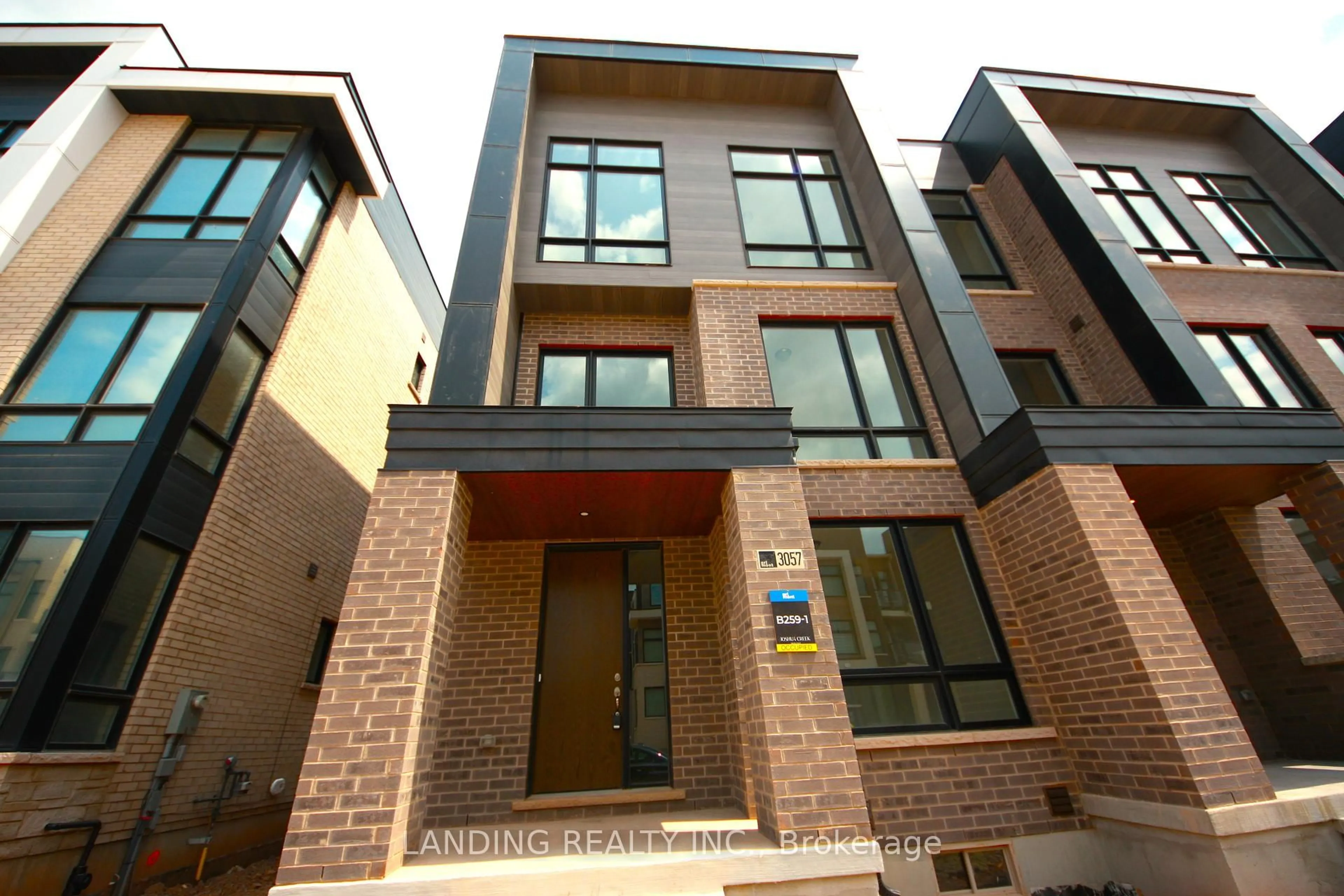 Home with brick exterior material, street for 3057 Welsman Gdns, Oakville Ontario L6H 7Z2