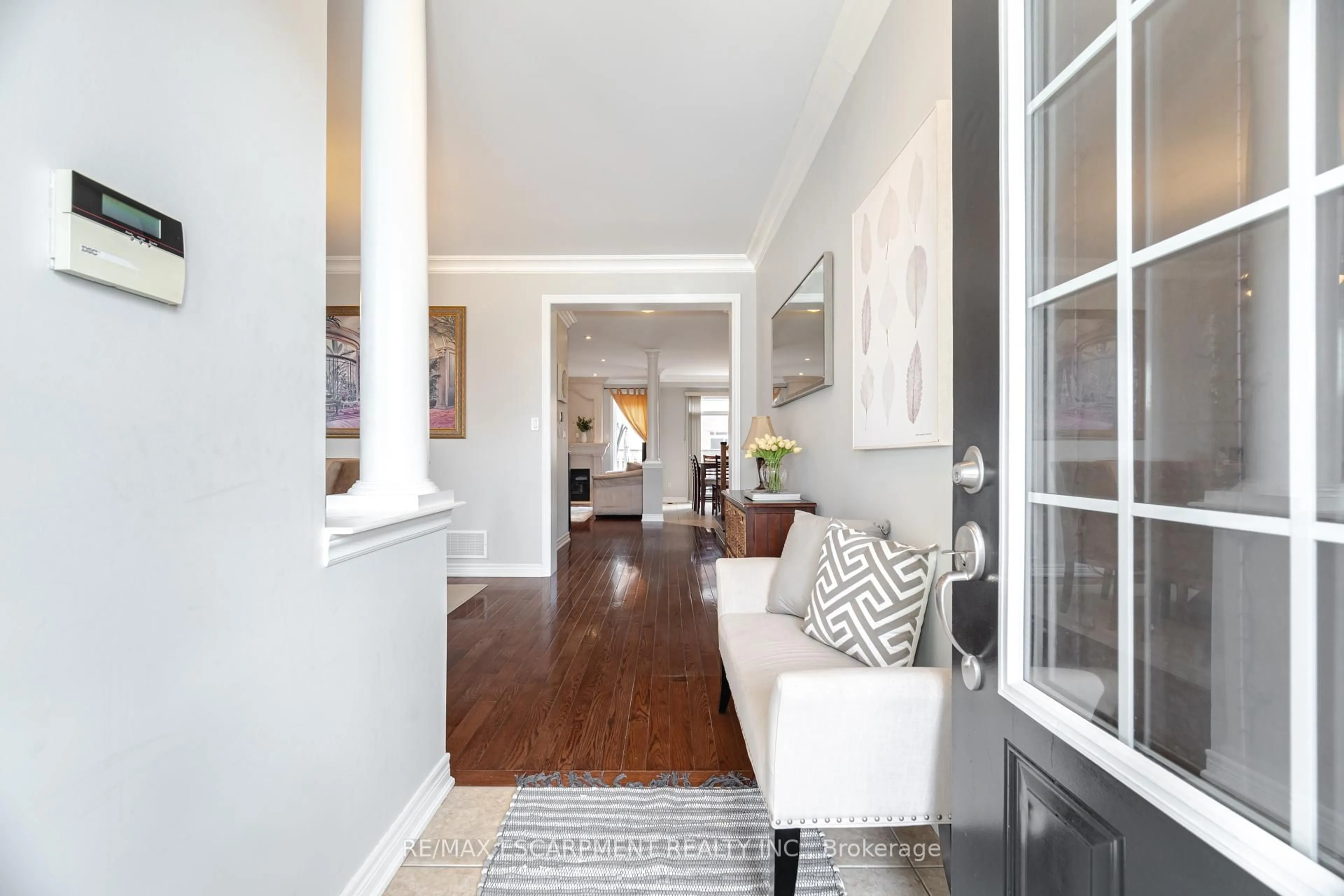 Indoor entryway for 31 Vanderbrink Dr, Brampton Ontario L6R 0E6