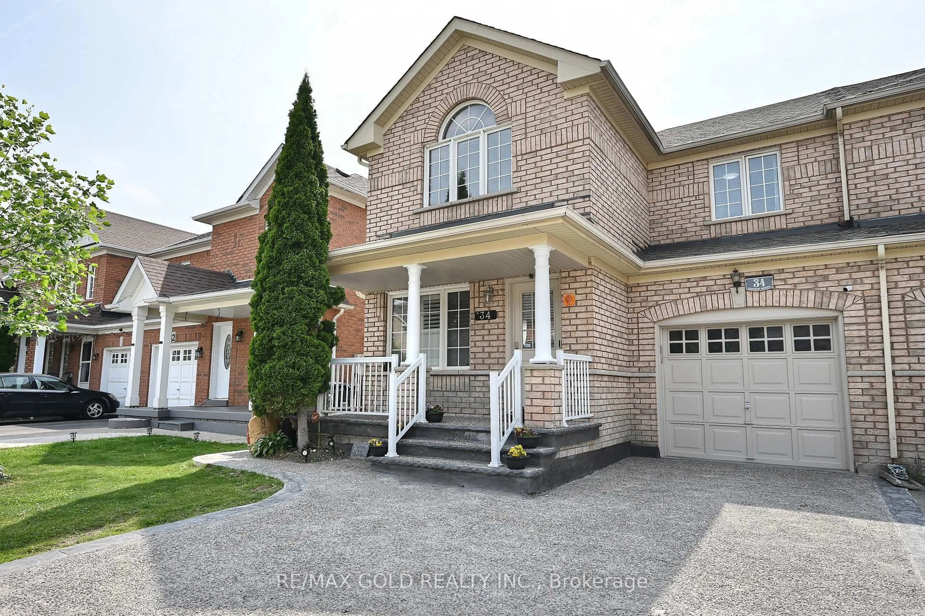 Home with brick exterior material, street for 34 Saintsbury Cres, Brampton Ontario L6R 2W3