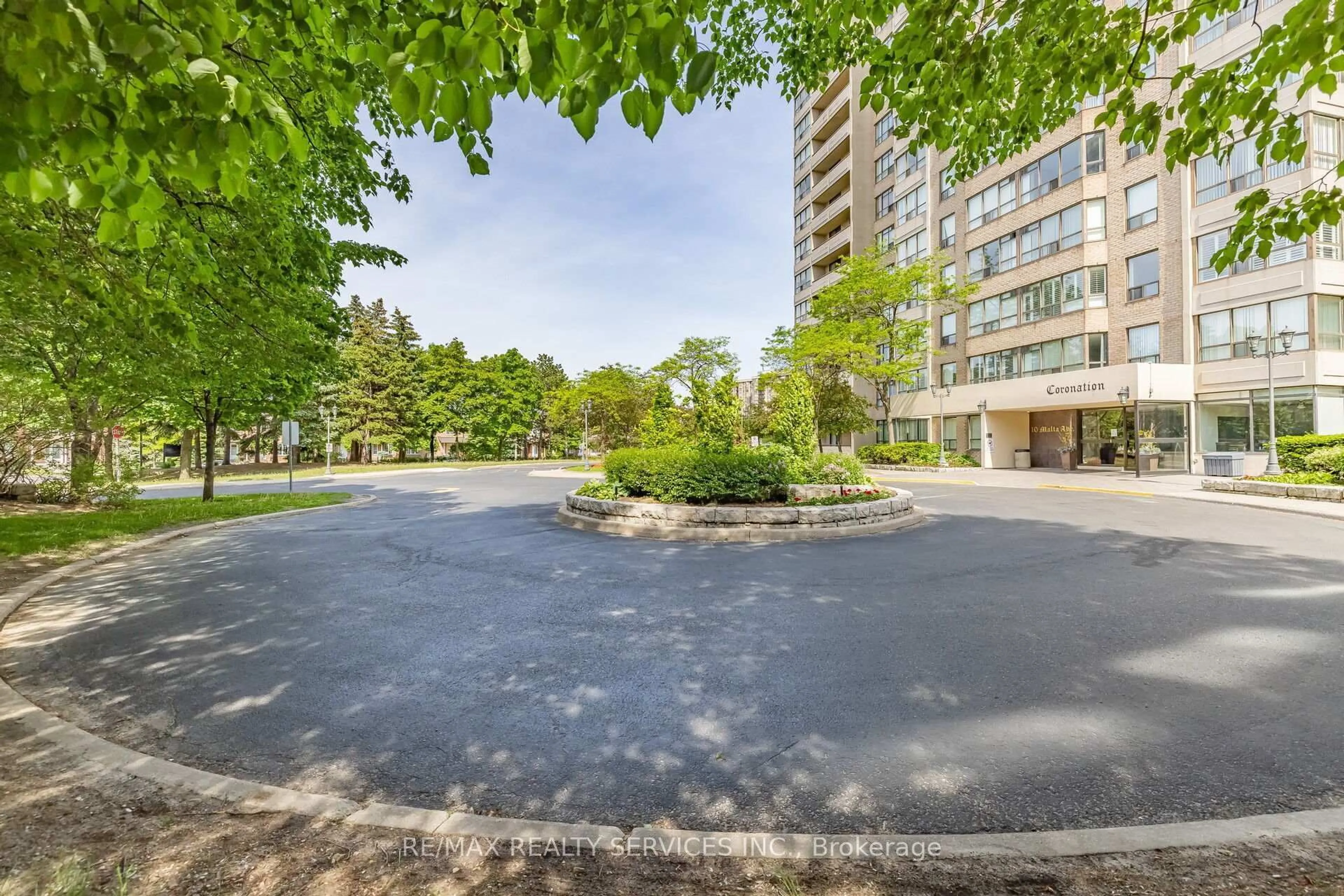 Patio, street for 10 Malta Ave #702, Brampton Ontario L6Y 4G6