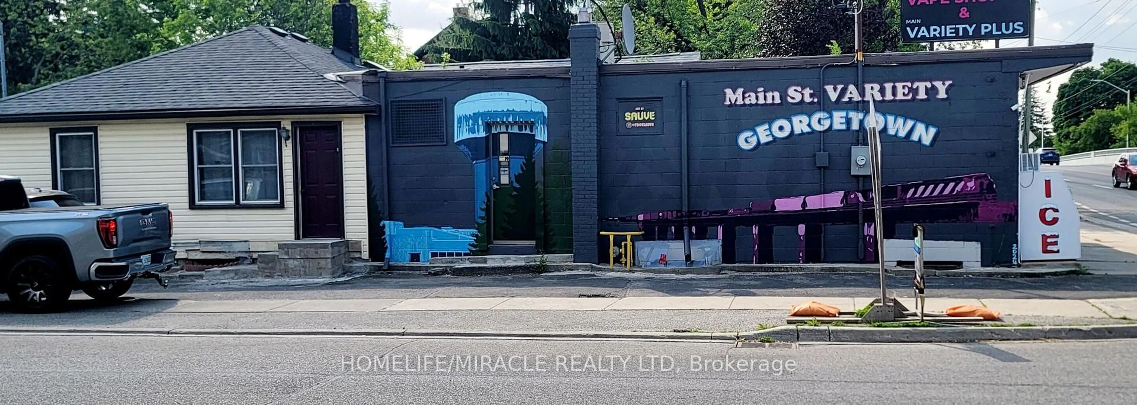 Blurry image for 45 Main St, Halton Hills Ontario L7G 3H2