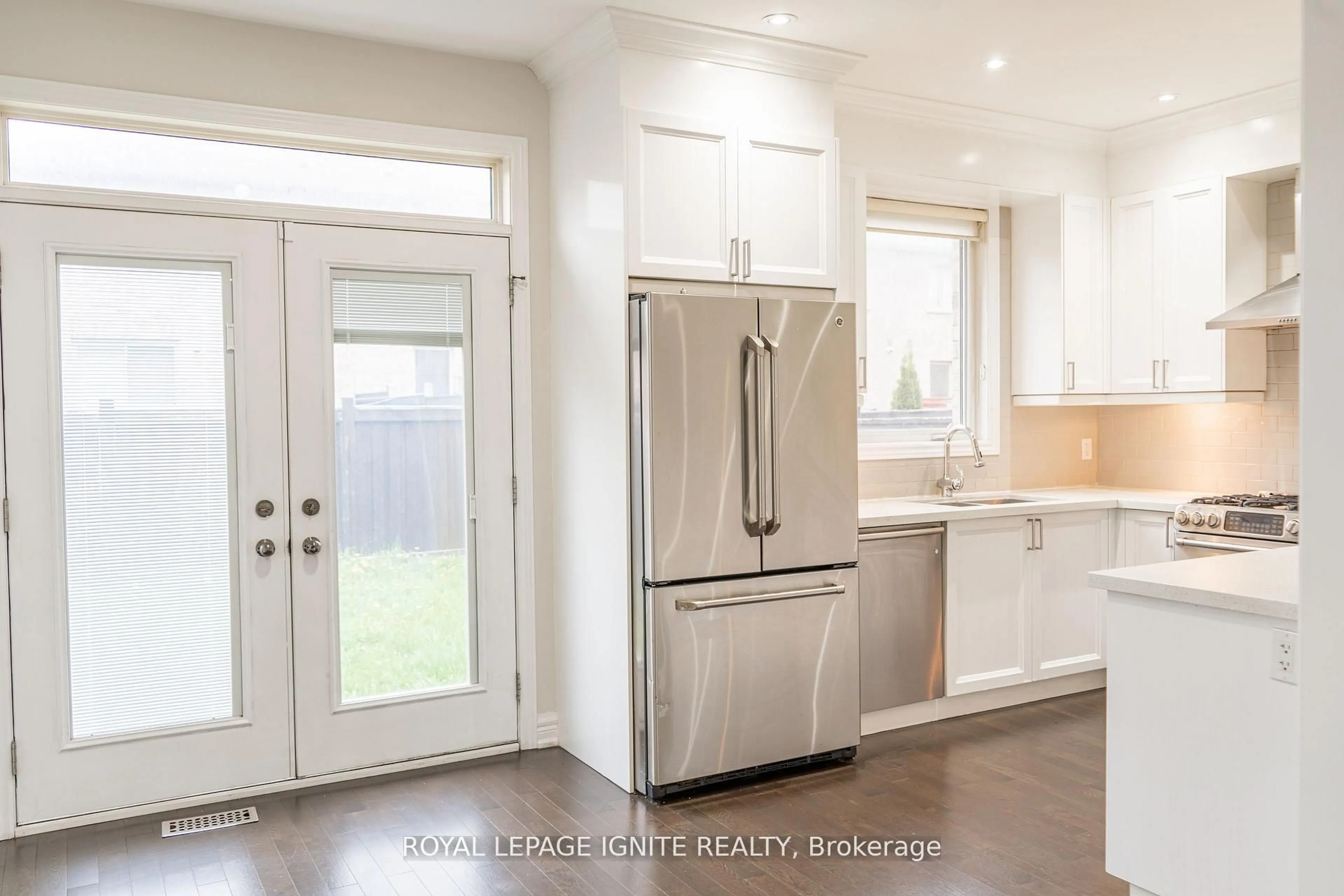 Open concept kitchen, unknown for 55 Speedwell St, Brampton Ontario L6X 5H3