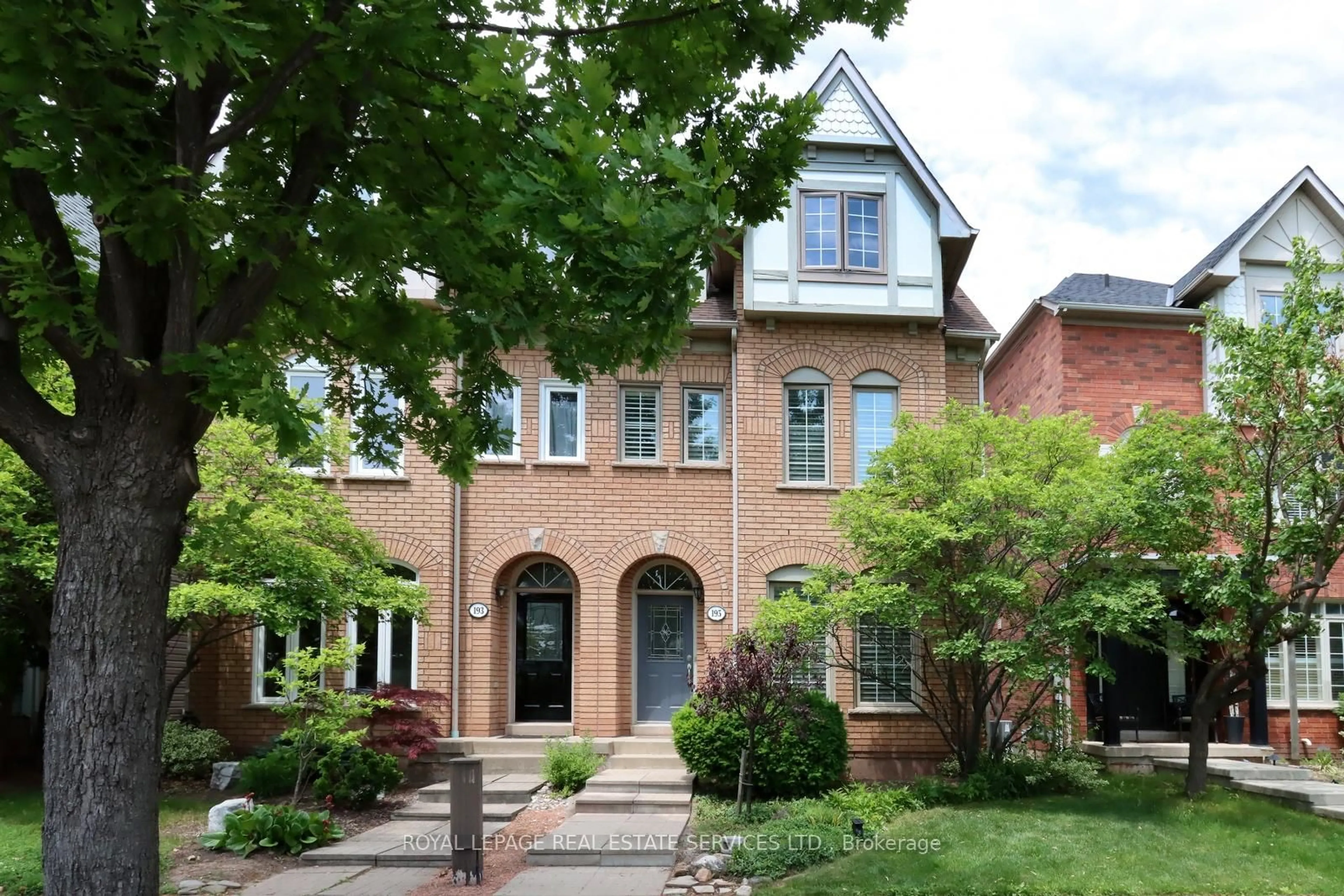 Home with brick exterior material, street for 195 Glenashton Dr, Oakville Ontario L6H 6M8
