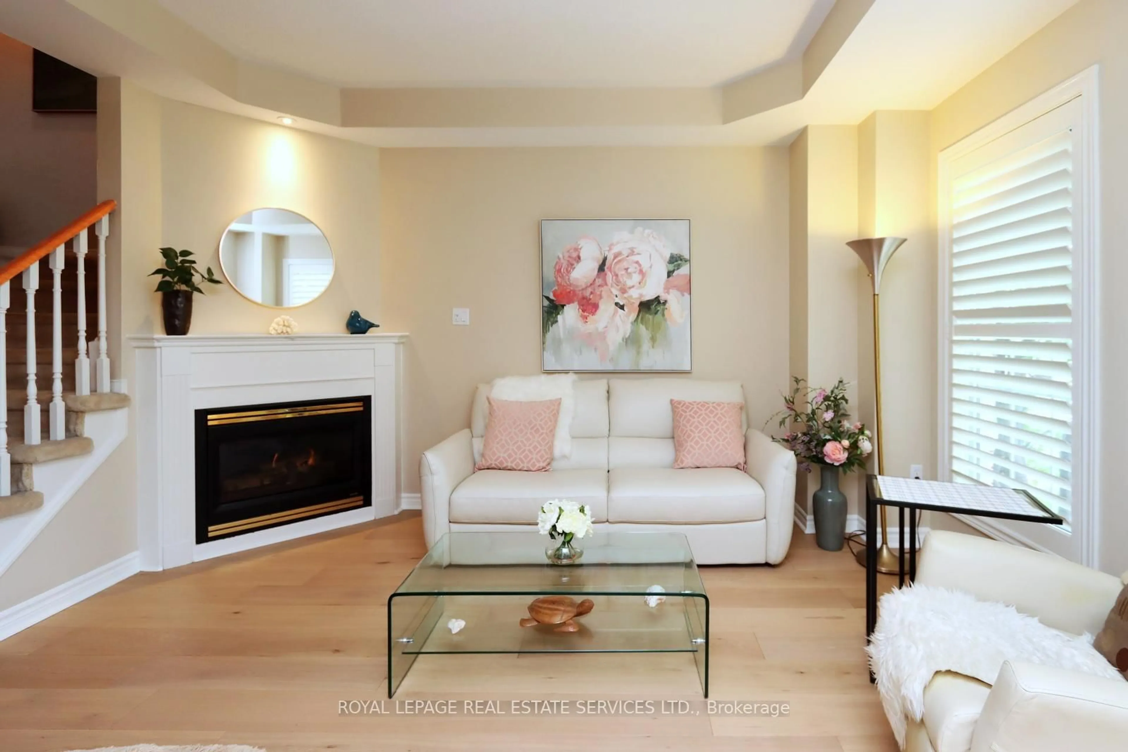 Living room with furniture, unknown for 195 Glenashton Dr, Oakville Ontario L6H 6M8