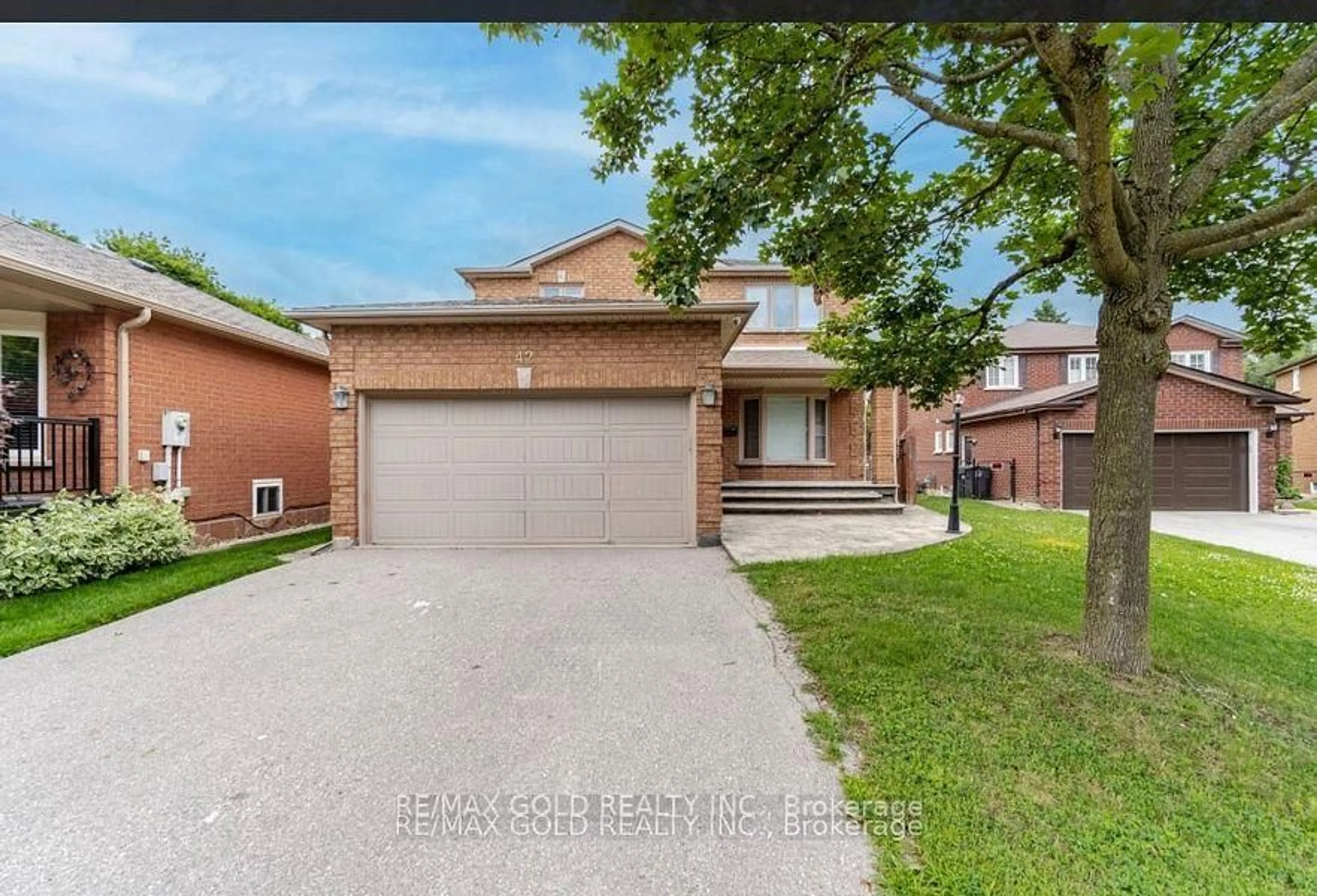 Home with brick exterior material, street for 42 BRAEMORE Rd, Brampton Ontario L6X 1E5