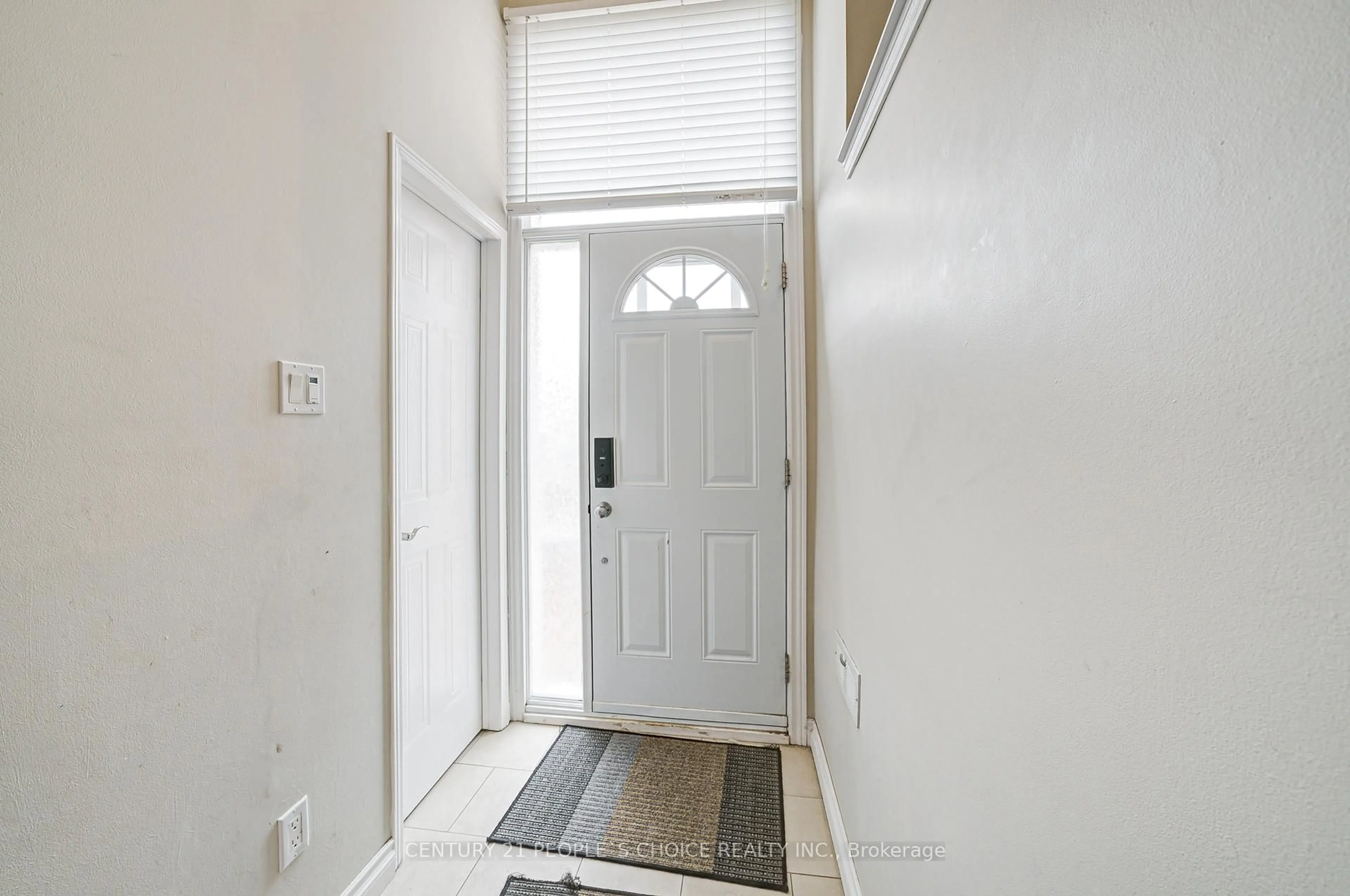 Indoor entryway for 83 Corey Circ, Halton Hills Ontario L7G 5L8