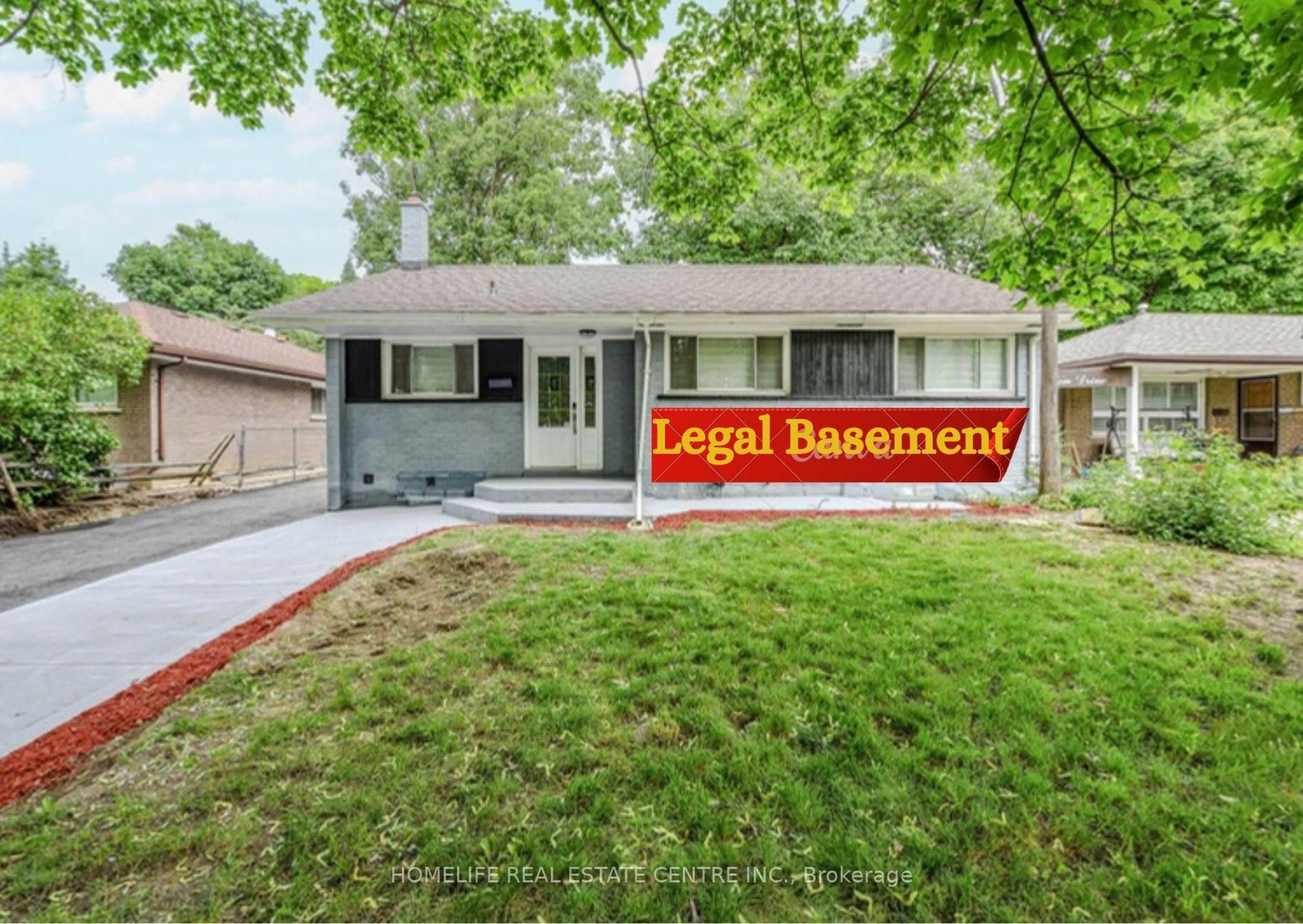 Home with vinyl exterior material, street for 16 Gordon Dr, Brampton Ontario L6Y 2A7