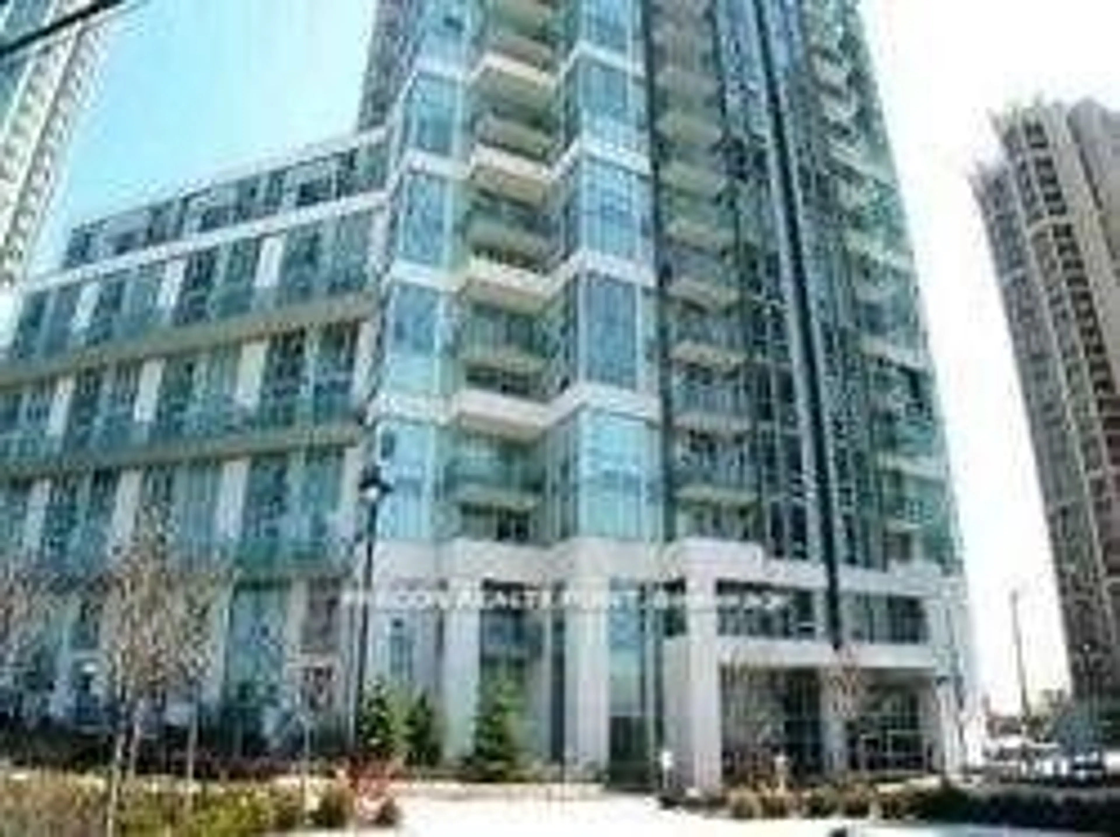 Indoor foyer for 3939 Duke Of York Blvd #2305, Mississauga Ontario L5B 4N2