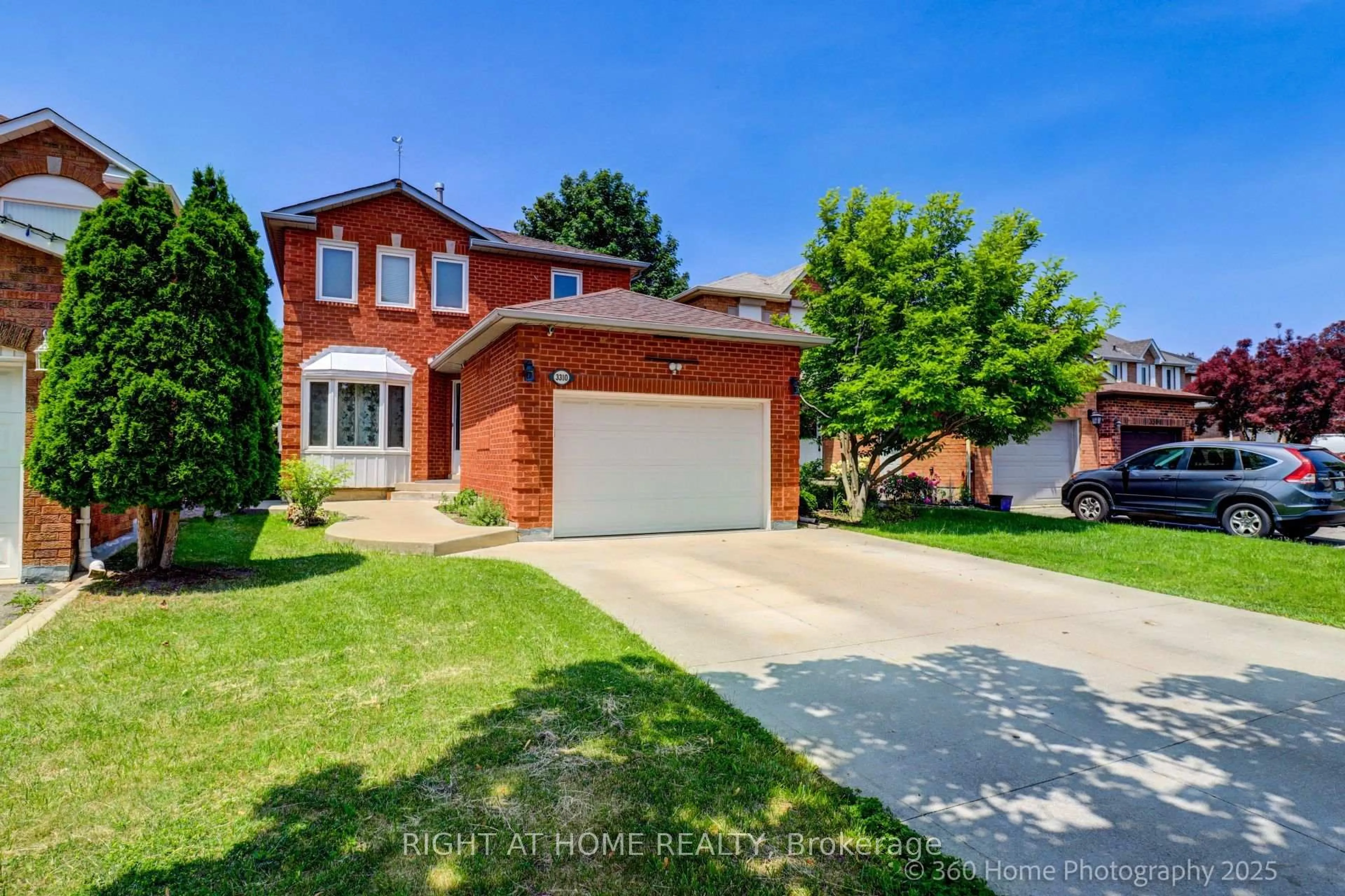 Home with brick exterior material, street for 3310 Greenbelt Cres, Mississauga Ontario L5N 5X1