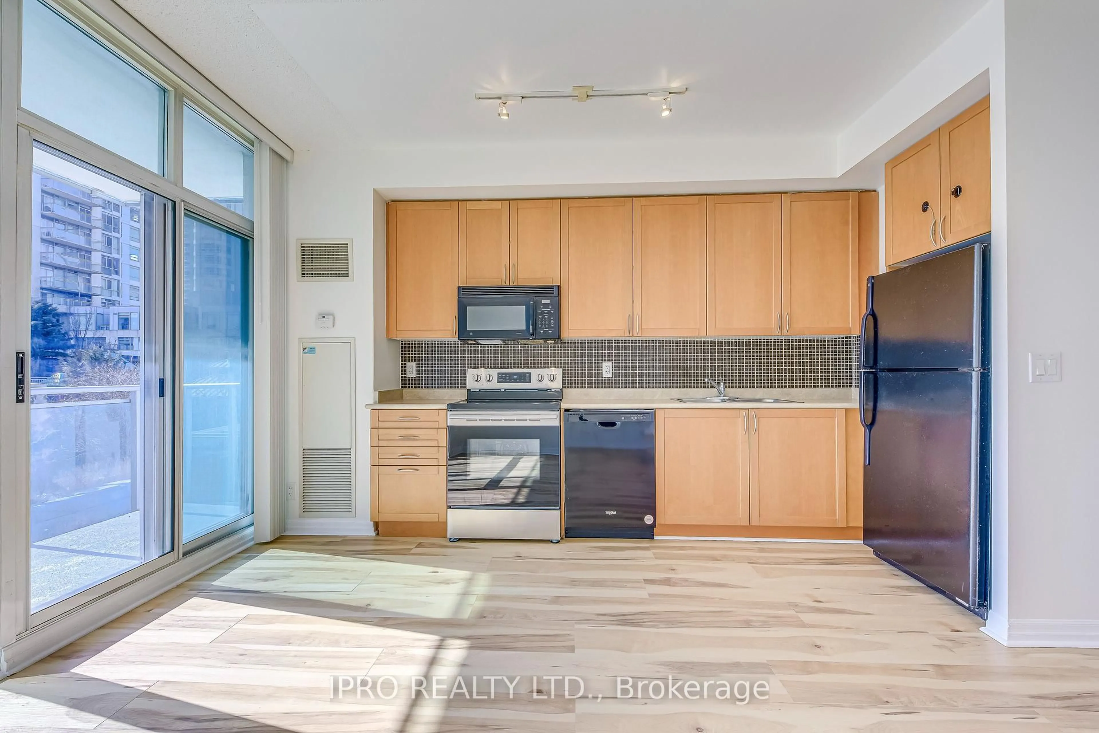 Open concept kitchen, unknown for 220 Burnhamthorpe Rd #604, Mississauga Ontario L5B 4N4