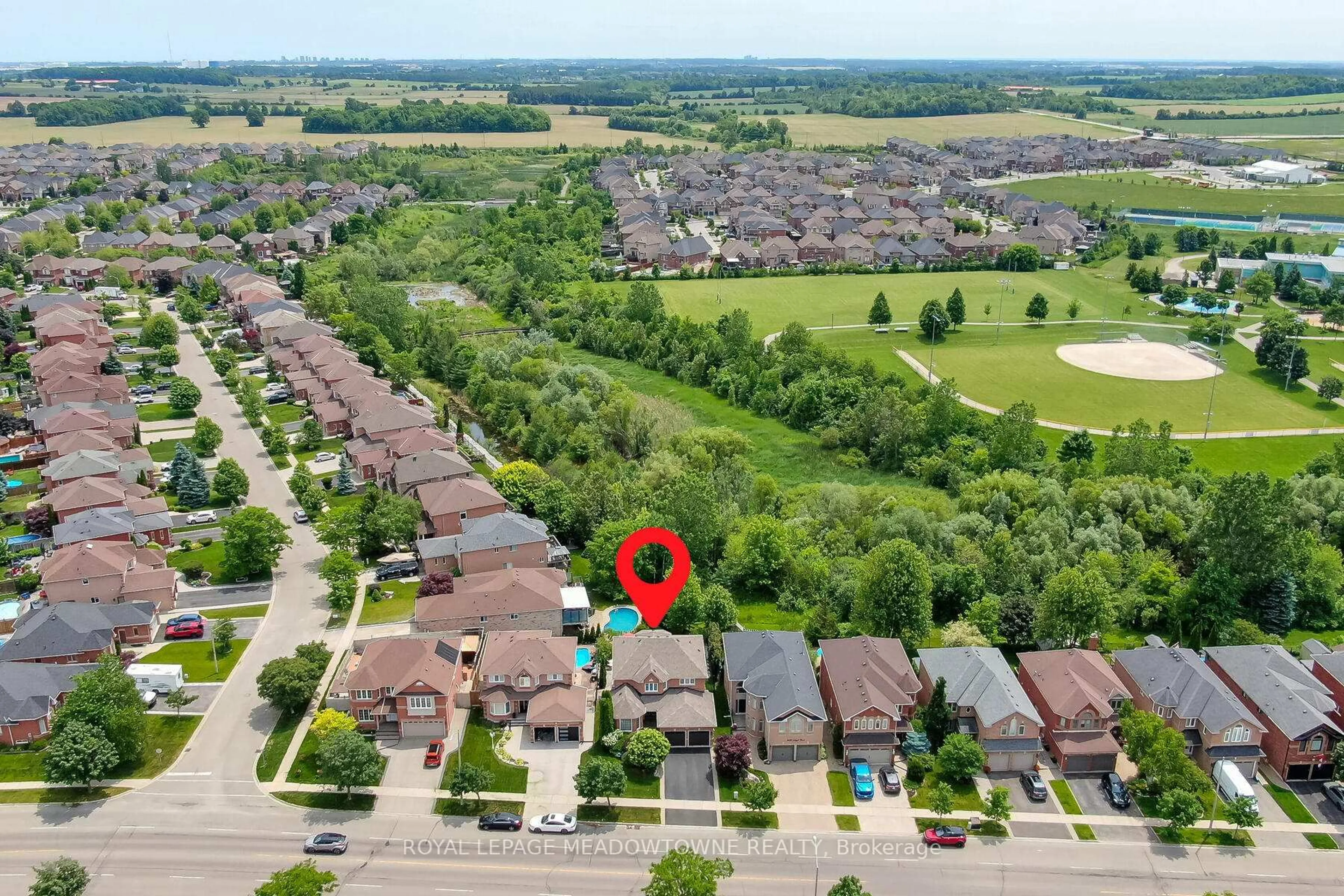 A pic from outside/outdoor area/front of a property/back of a property/a pic from drone, street for 14120 Argyll Rd, Halton Hills Ontario L7G 6G6