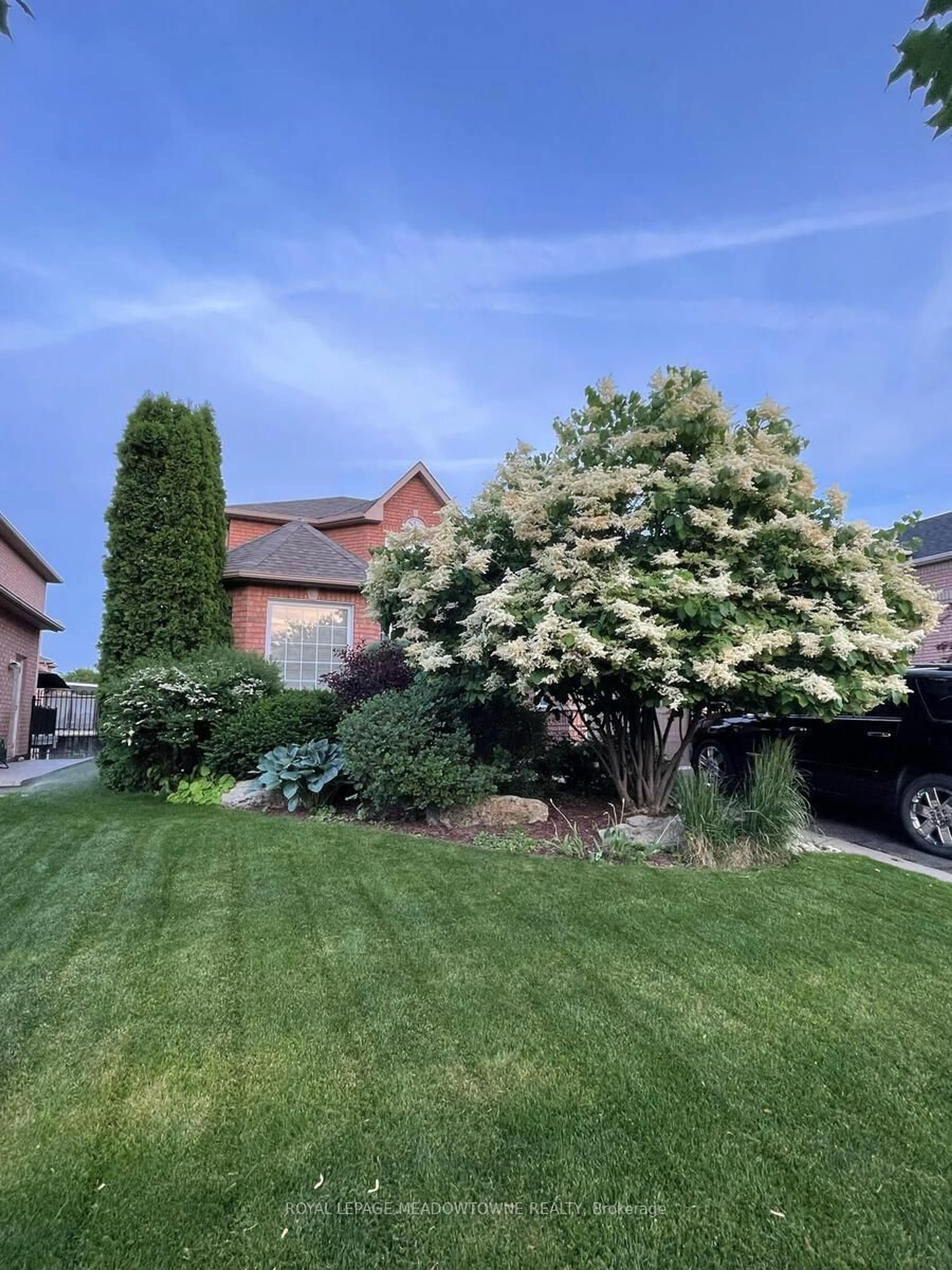 A pic from outside/outdoor area/front of a property/back of a property/a pic from drone, street for 14120 Argyll Rd, Halton Hills Ontario L7G 6G6