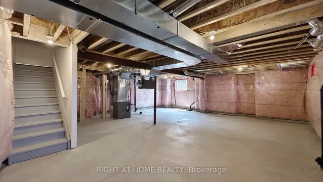 Primary image of 328 Bergamot Ave