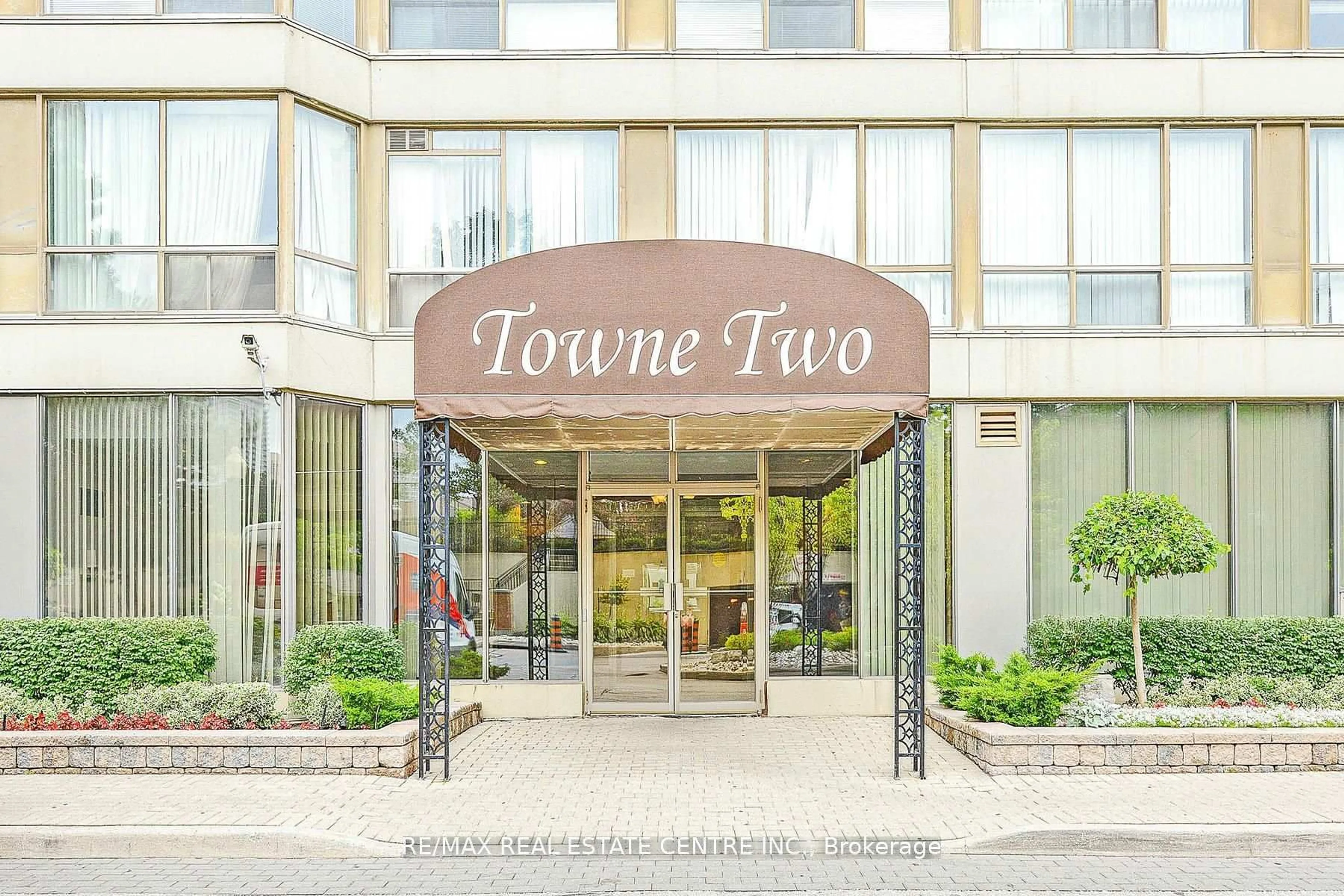 Indoor foyer for 55 Elm Dr #1805, Mississauga Ontario L5B 3Z3