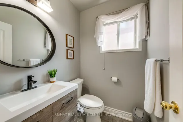 Additional property image - 5360 Cachet Cres