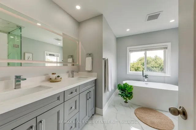 Additional property image - 5360 Cachet Cres