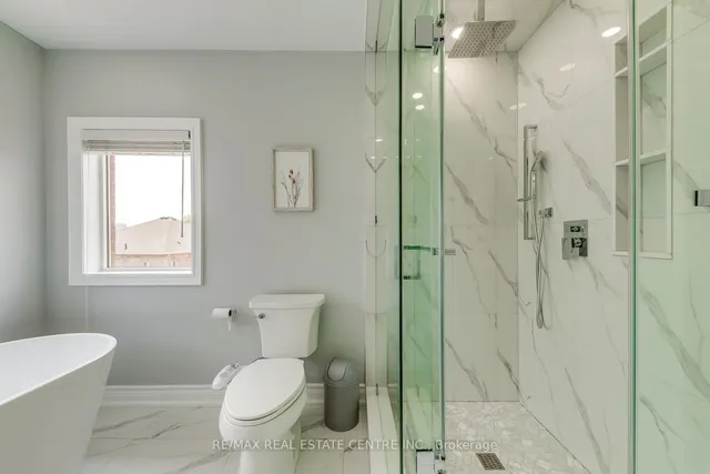 Additional property image - 5360 Cachet Cres