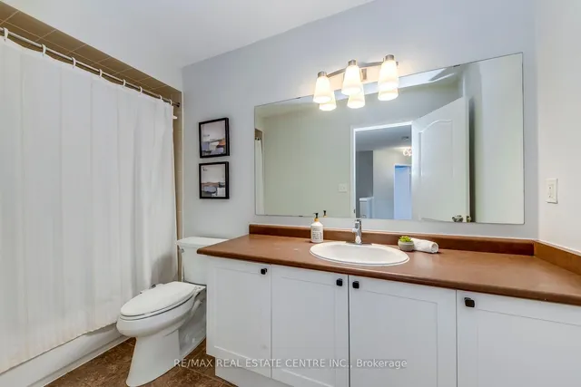 Additional property image - 5360 Cachet Cres