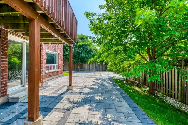 Additional property image - 5360 Cachet Cres