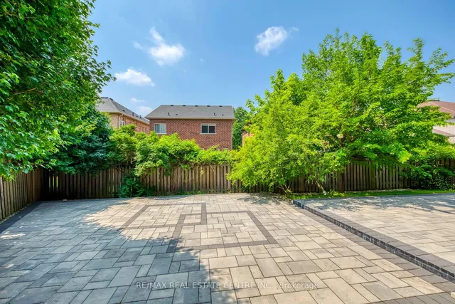 Additional property image - 5360 Cachet Cres