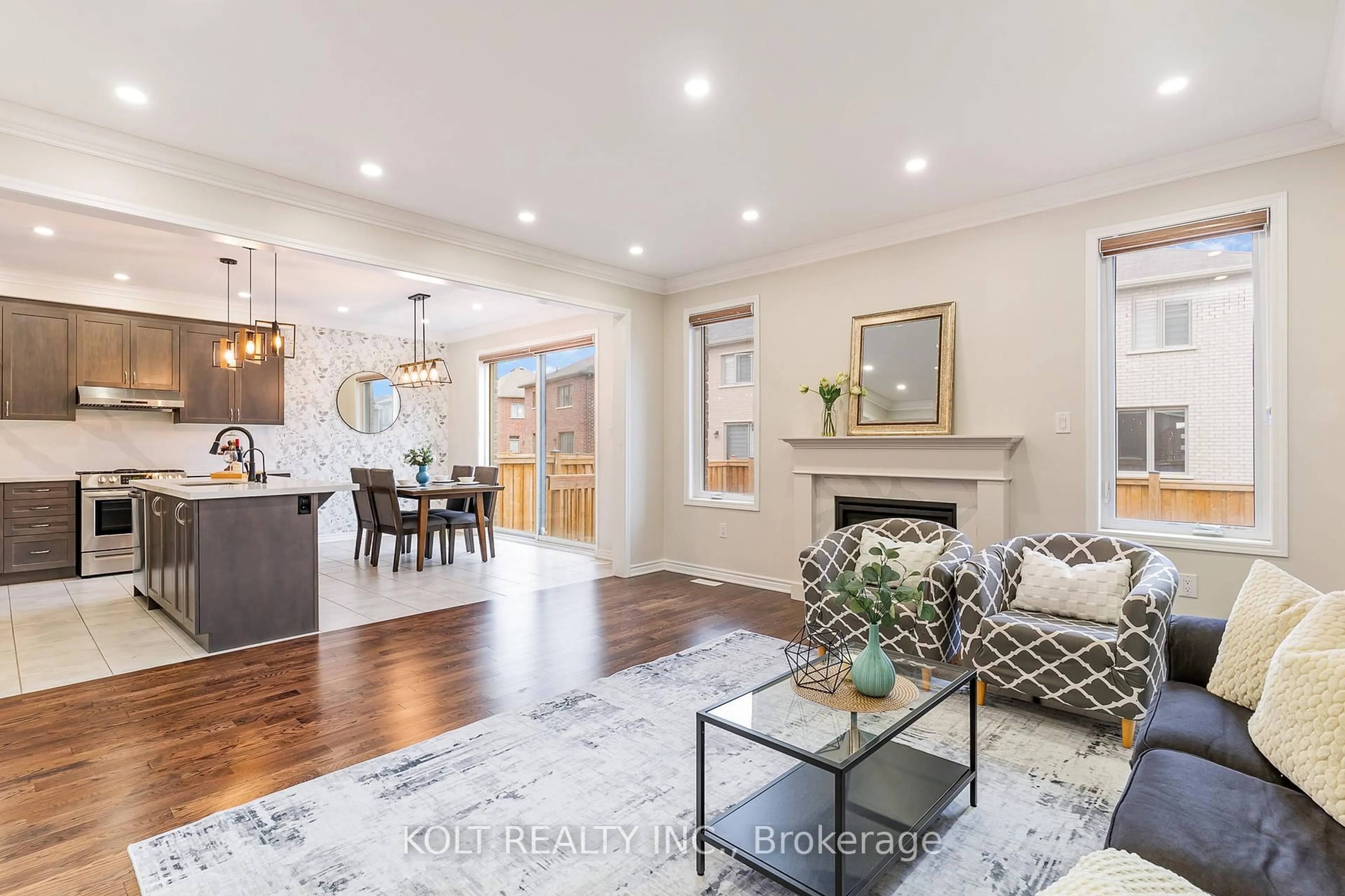 Open concept kitchen, unknown for 9 Herrick Dr, Brampton Ontario L7A 5G2