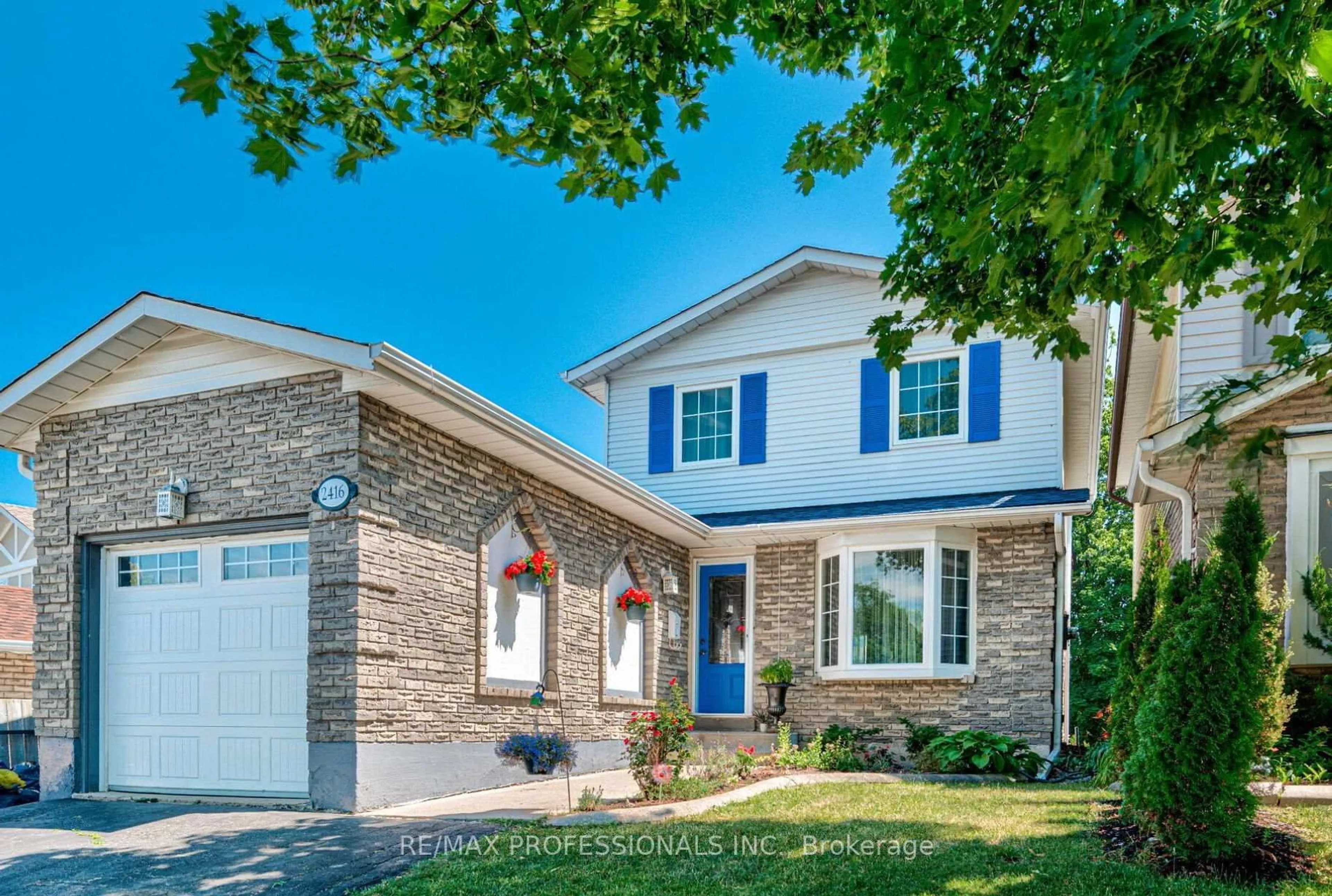 Home with brick exterior material, street for 2416 Malcolm Cres, Burlington Ontario L7P 3Y4