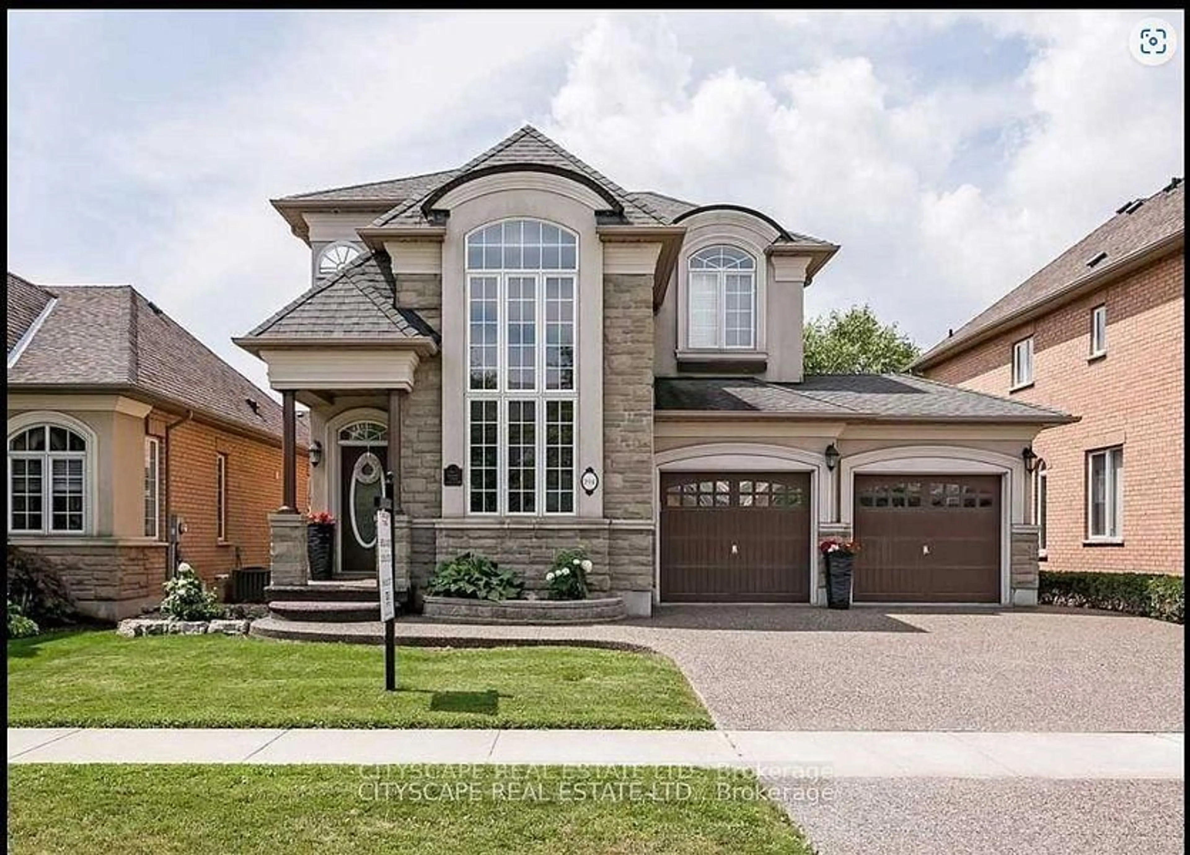 Home with brick exterior material, street for 194 Tawny Cres, Oakville Ontario L6L 6T4