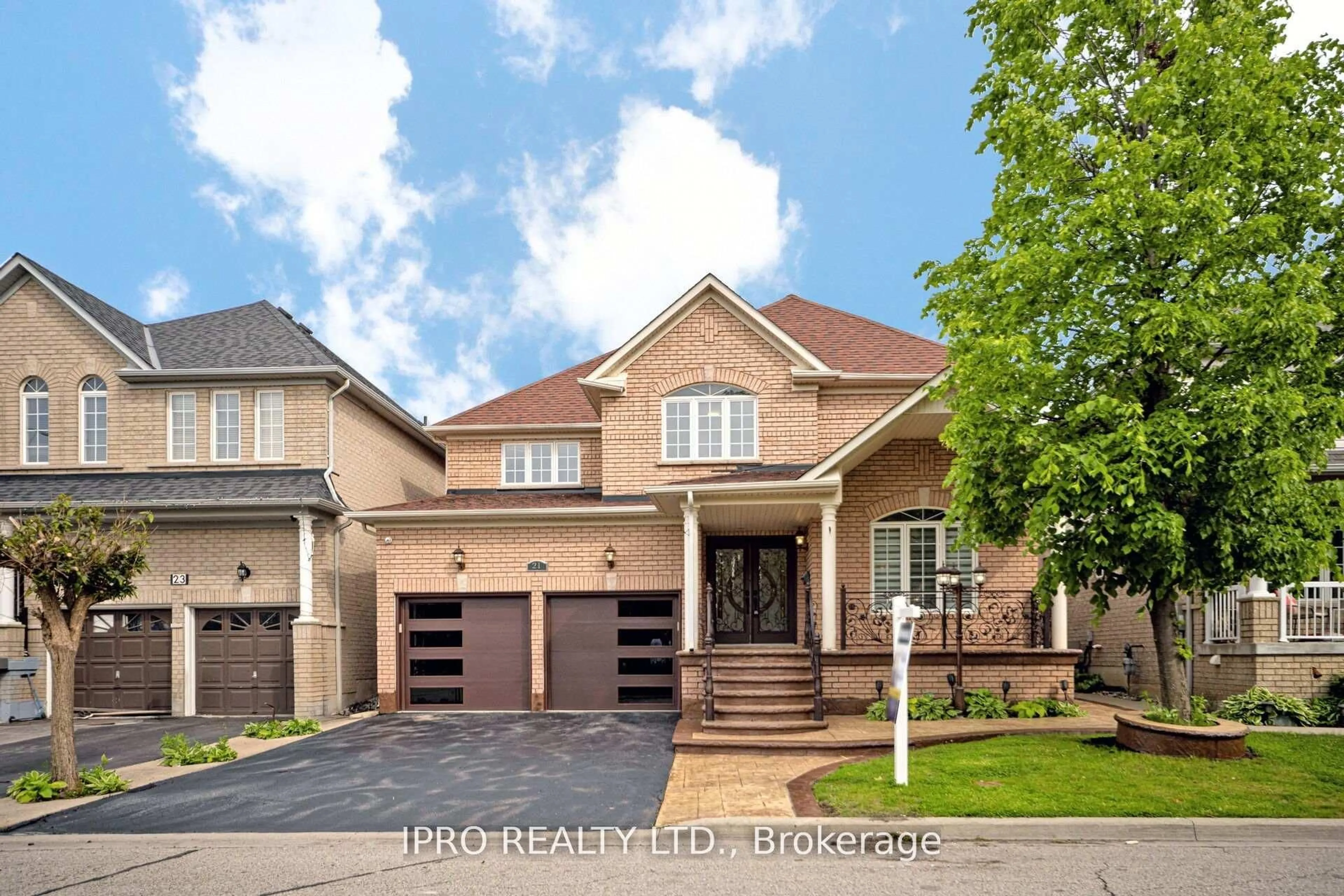 Home with brick exterior material, street for 21 Sandway Dr, Brampton Ontario L7A 2T9