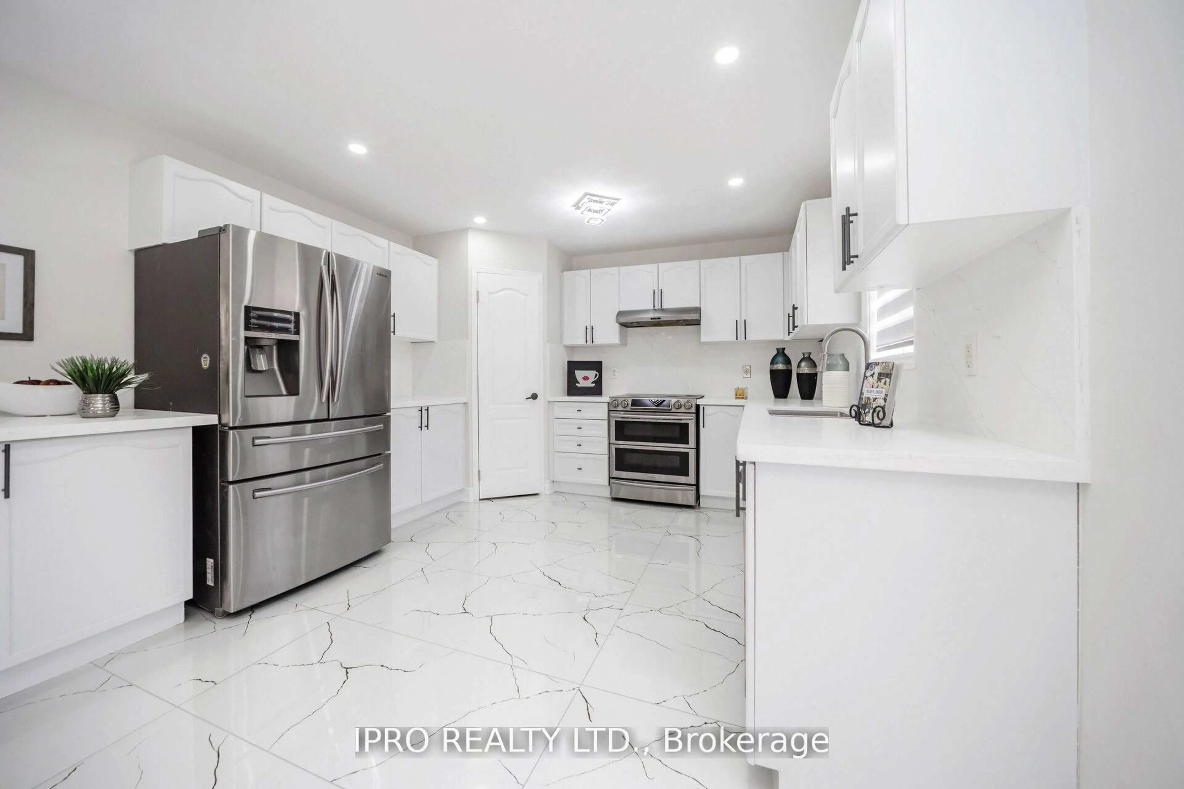 Contemporary kitchen, ceramic/tile floor for 21 Sandway Dr, Brampton Ontario L7A 2T9