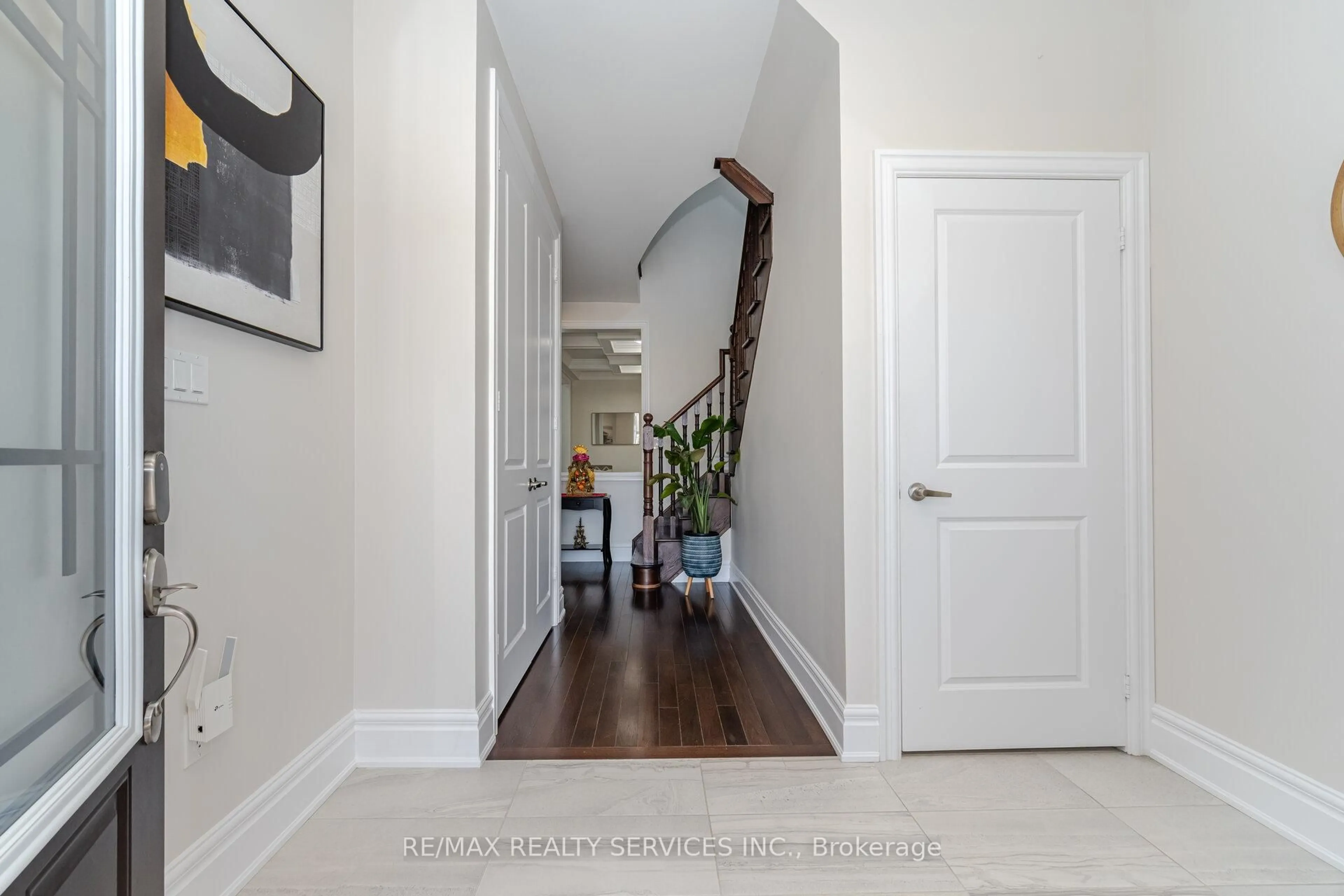 Indoor entryway for 14 Dotchson Ave, Caledon Ontario L7C 4G5