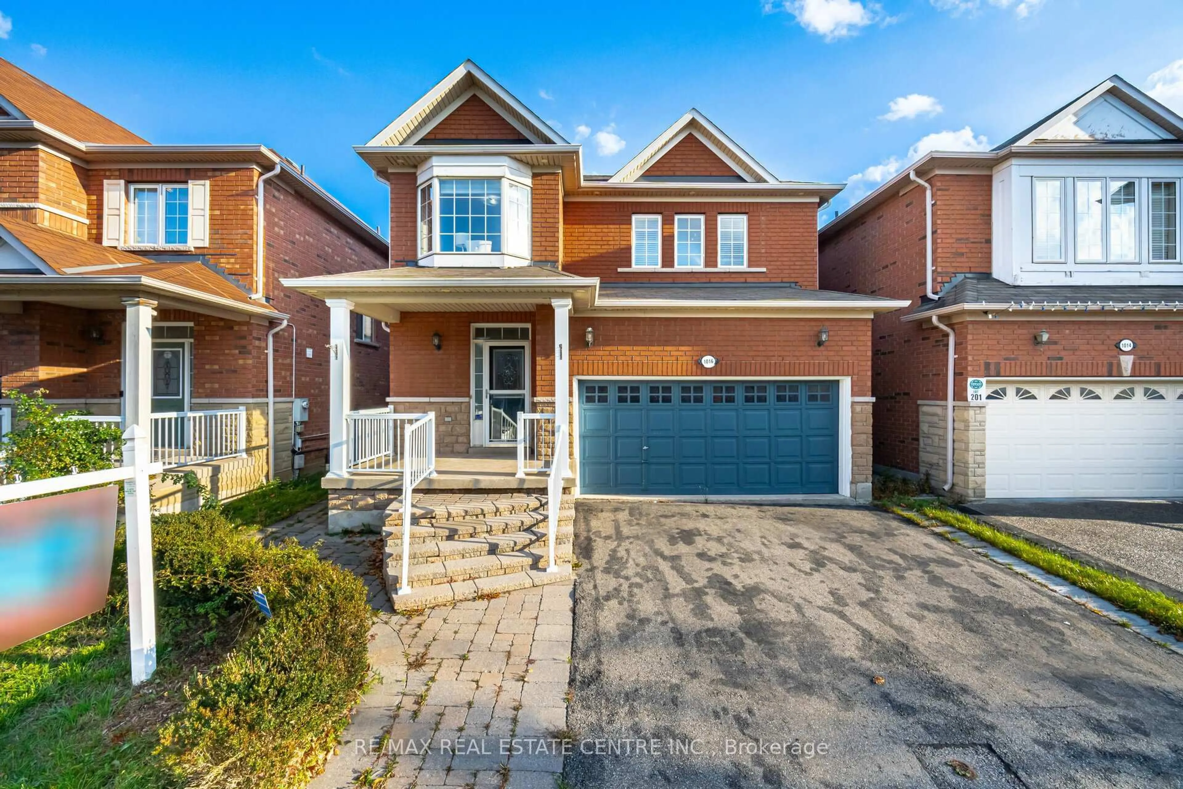 Home with brick exterior material, street for 1016 Mccuaig Dr, Milton Ontario L9T 6S3
