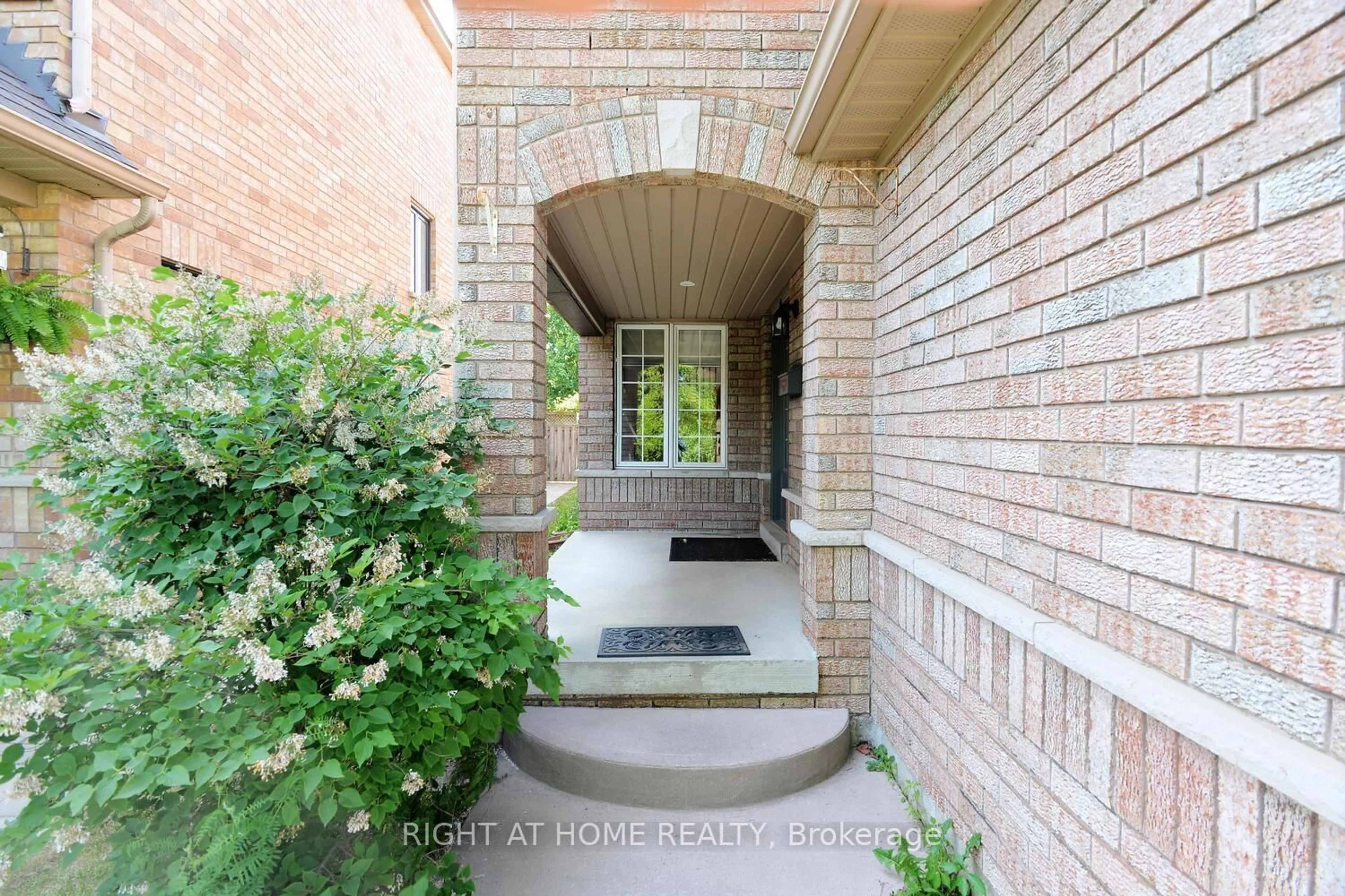 Unknown for 6 Marine Dr, Brampton Ontario L6R 2H6
