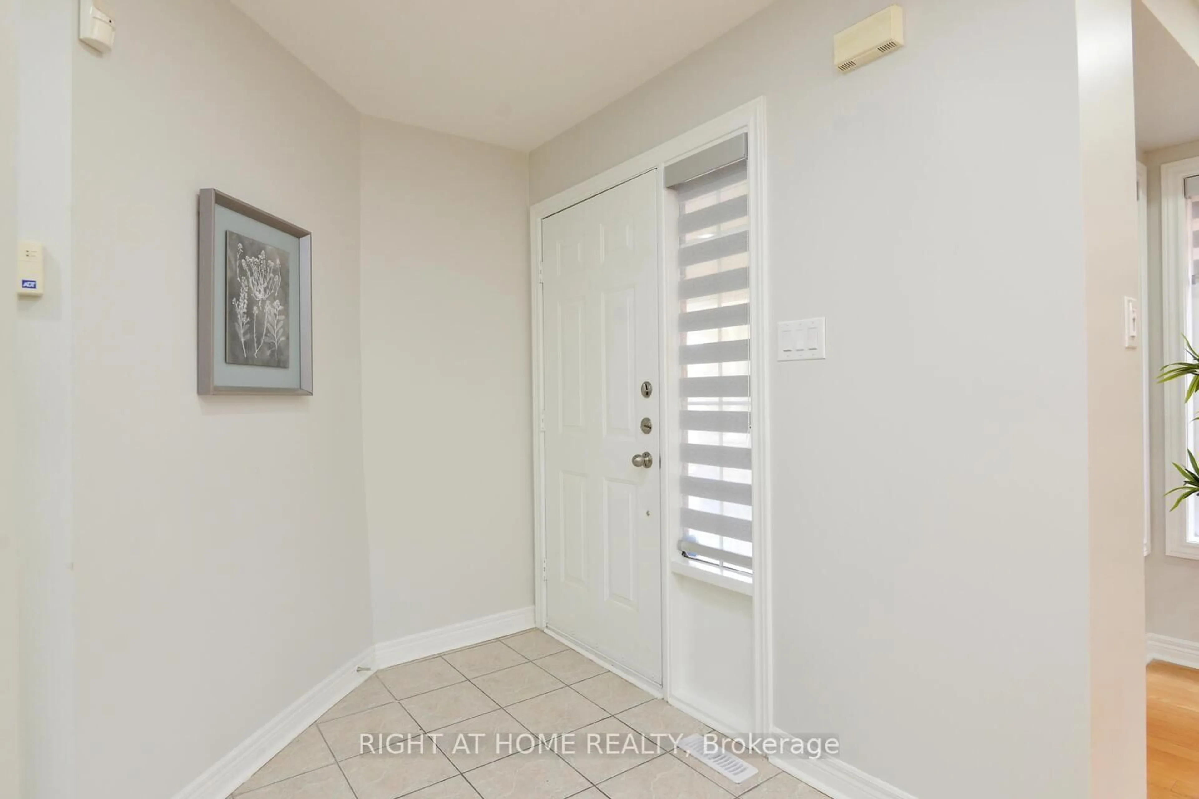 Indoor entryway for 6 Marine Dr, Brampton Ontario L6R 2H6