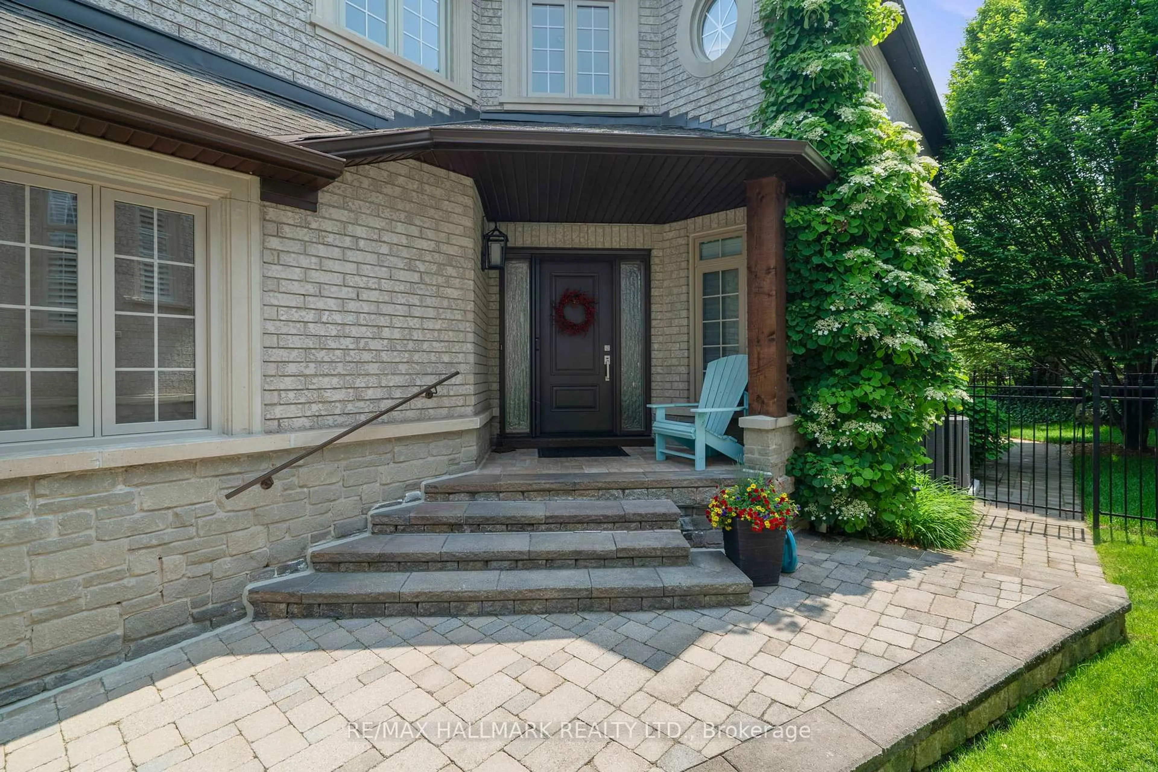 Home with brick exterior material, street for 2092 PINEVALLEY Cres, Oakville Ontario L6H 6L8