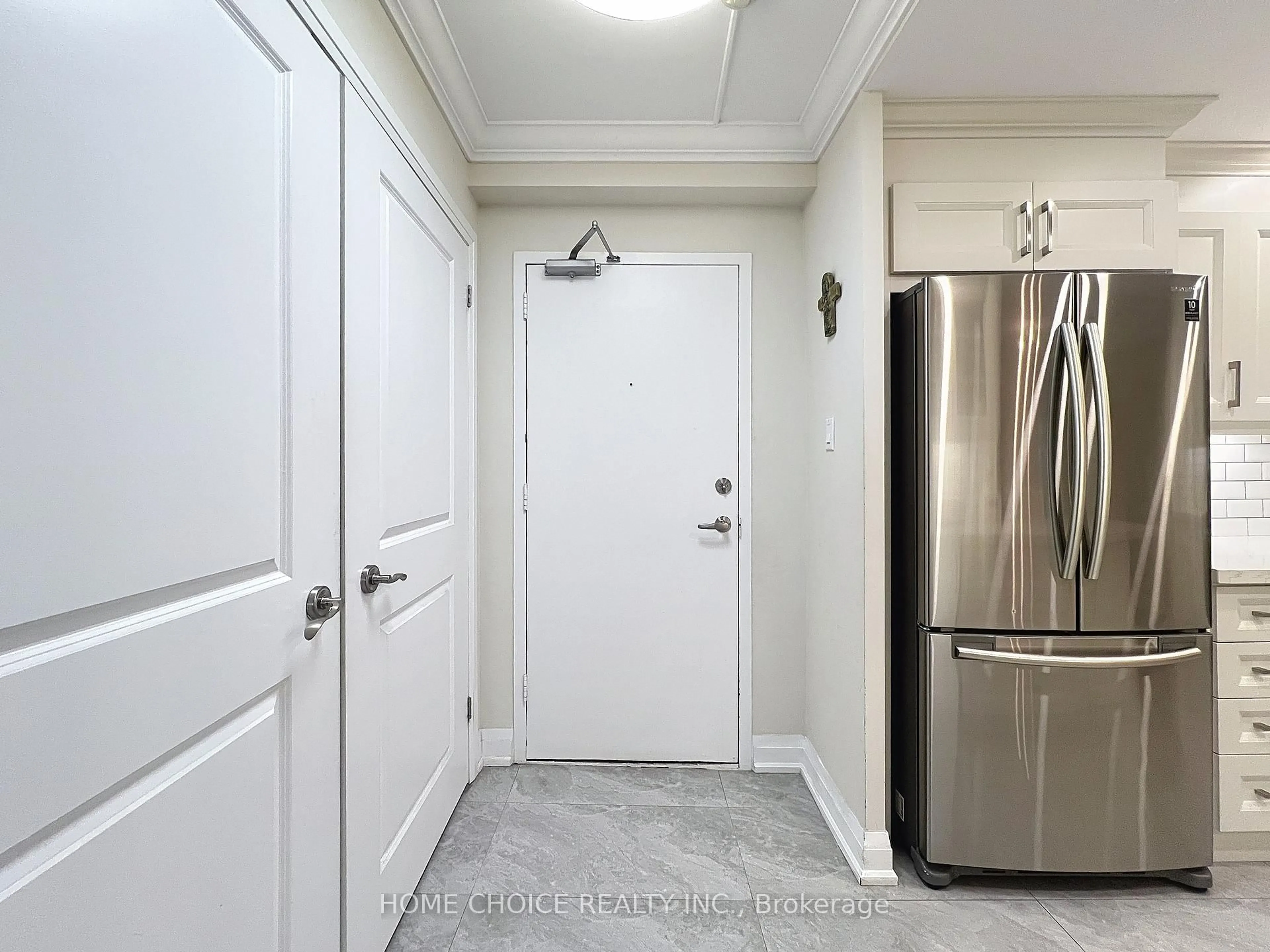 Indoor entryway for 15 La Rose Ave #114, Toronto Ontario M9P 1A7