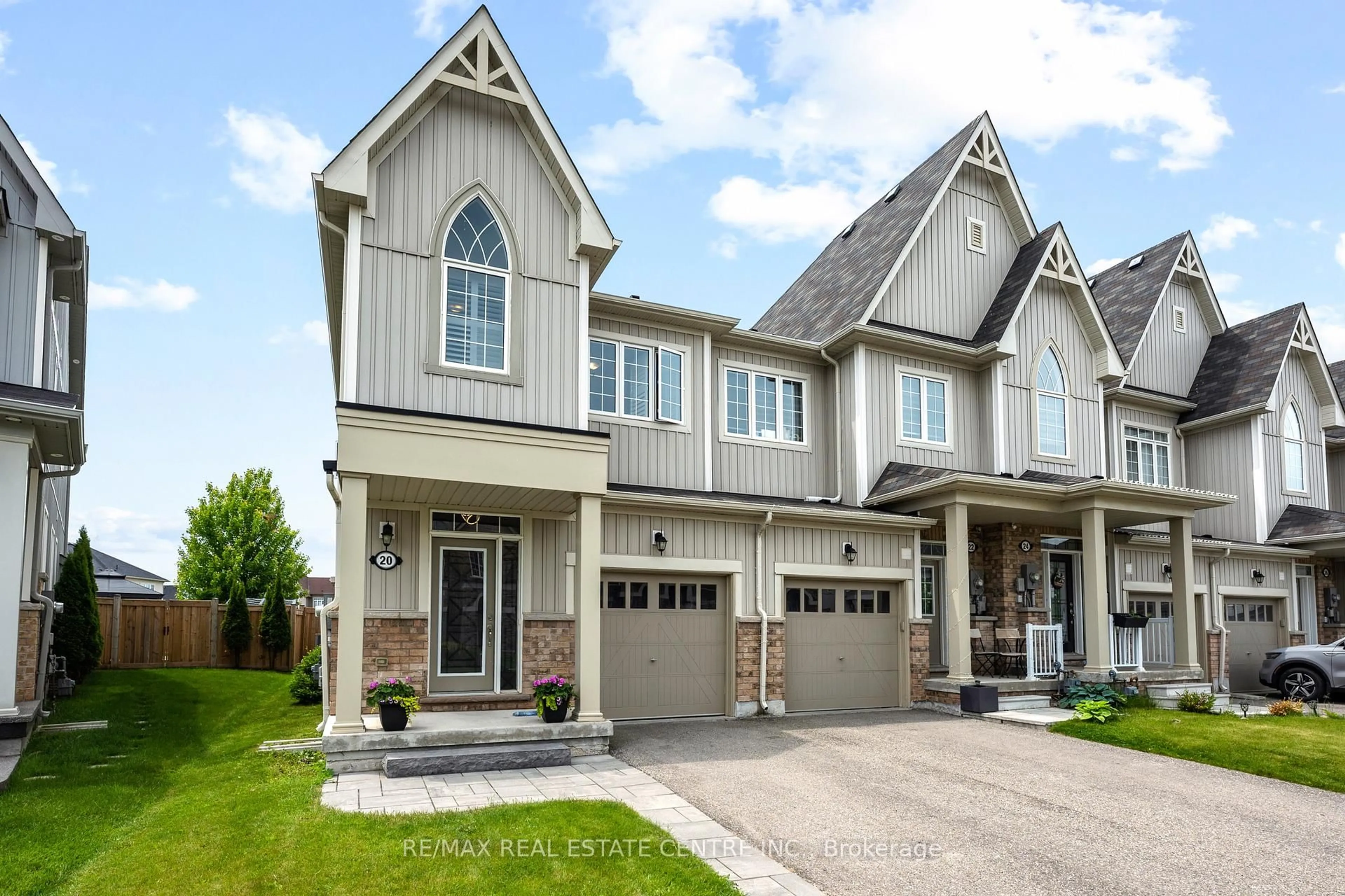 Home with vinyl exterior material, street for 20 Porter Dr, Orangeville Ontario L9W 6Z5