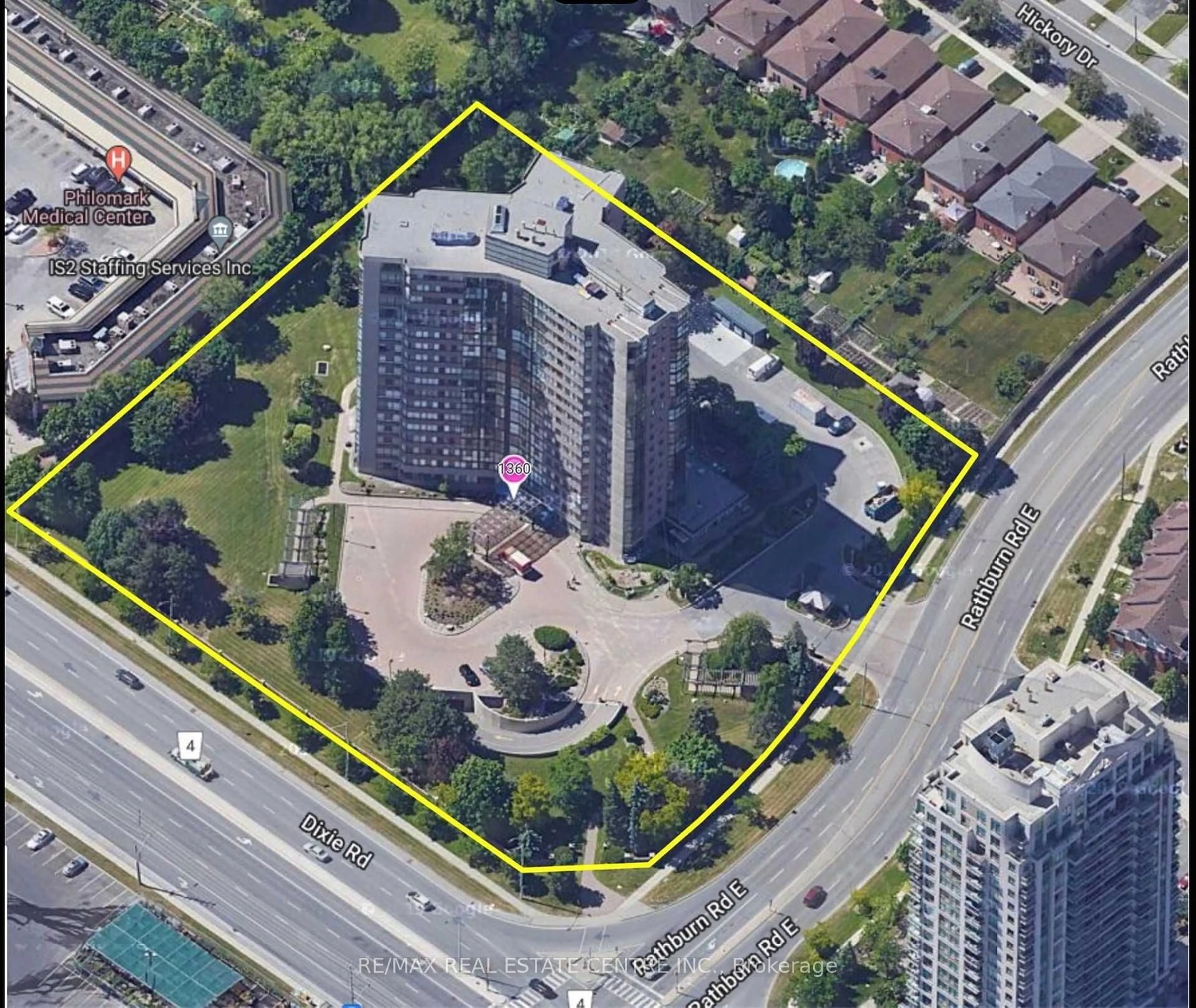 A pic from outside/outdoor area/front of a property/back of a property/a pic from drone, building for 1360 Rathburn Rd #302, Mississauga Ontario L4W 4H4