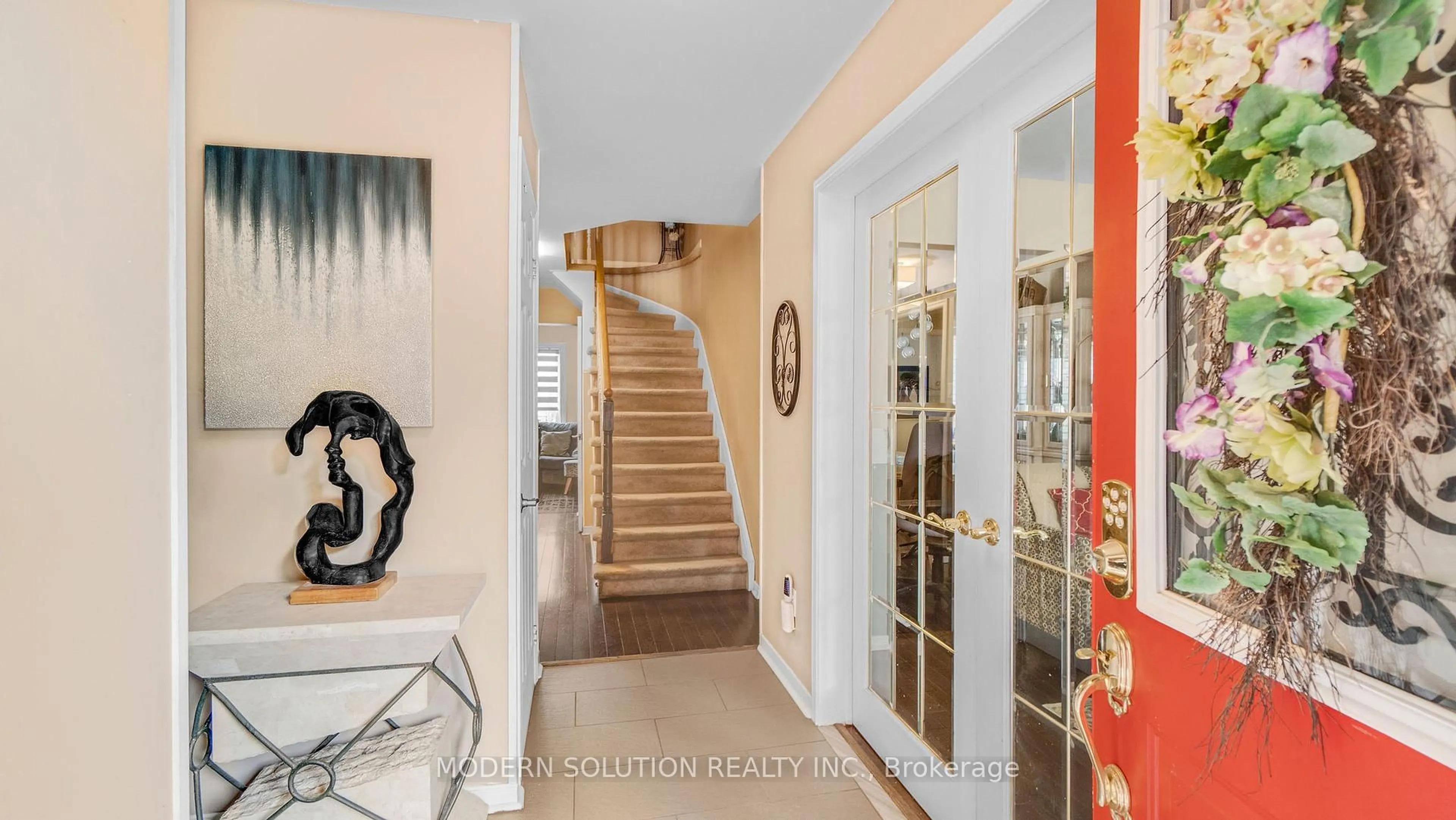 Indoor entryway for 6259 Snowflake Lane, Mississauga Ontario L5N 6G8