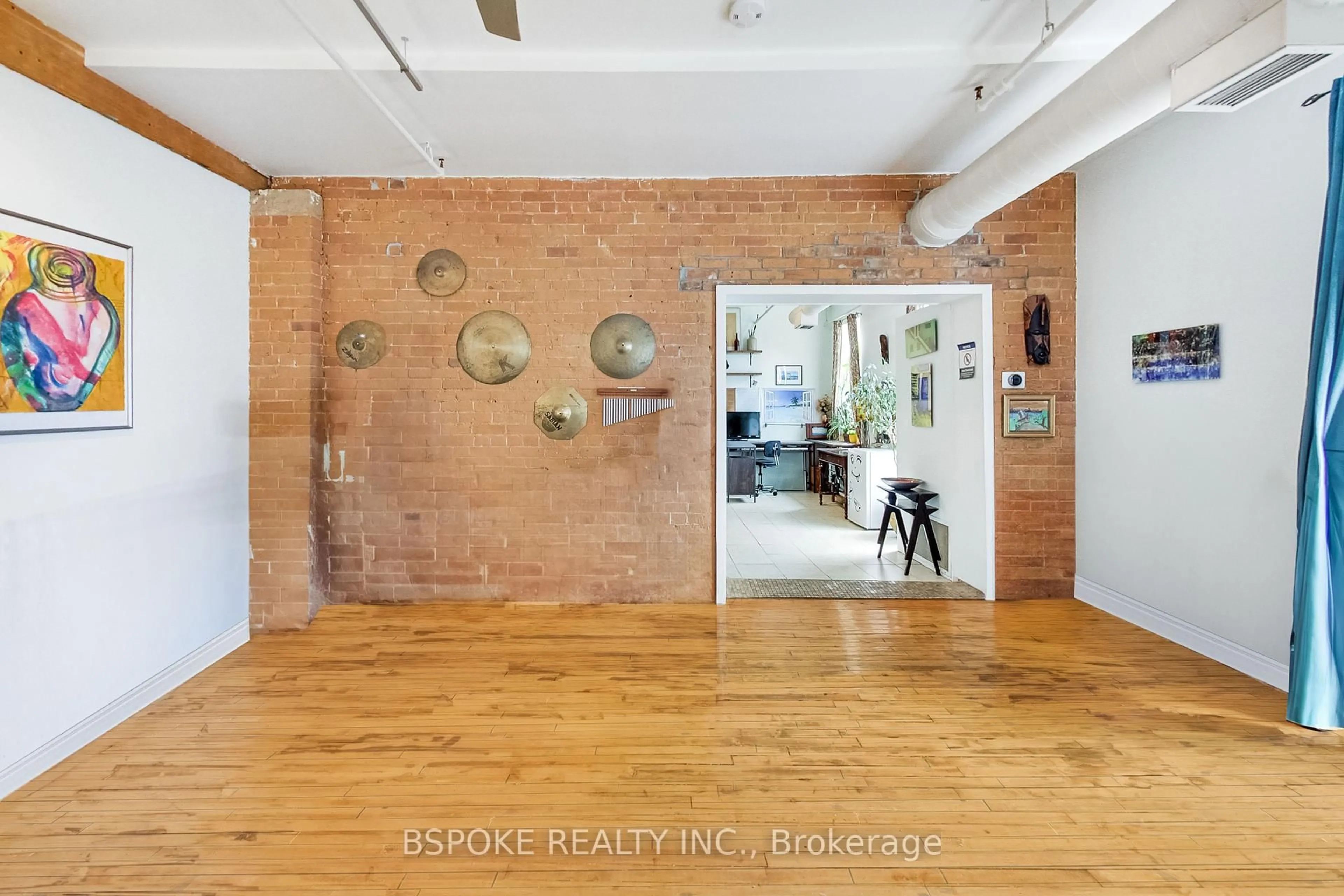 Indoor entryway for 121 Prescott Ave #18, Toronto Ontario M6N 3G8