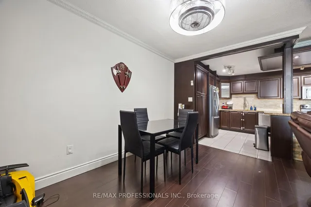 Additional image 16 of 714 The West Mall Unit 1810