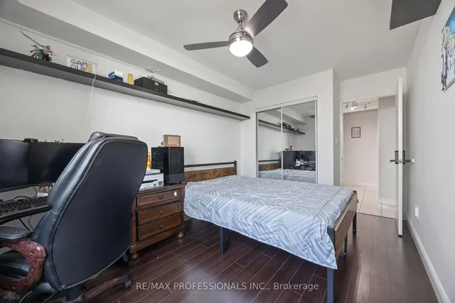 Additional image 11 of 714 The West Mall Unit 1810