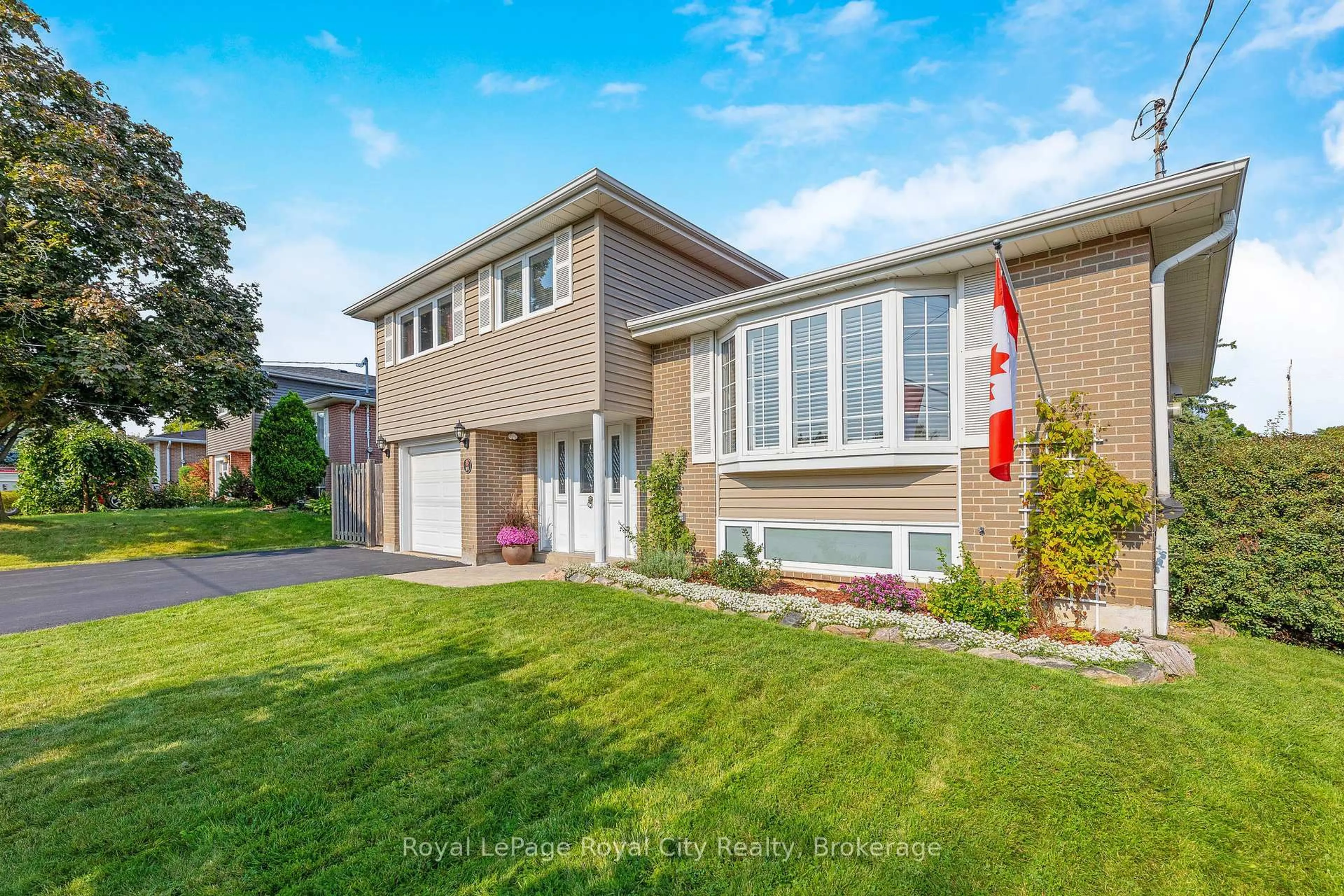 Home with vinyl exterior material, street for 89 Joycelyn Cres, Halton Hills Ontario L7G 2S6