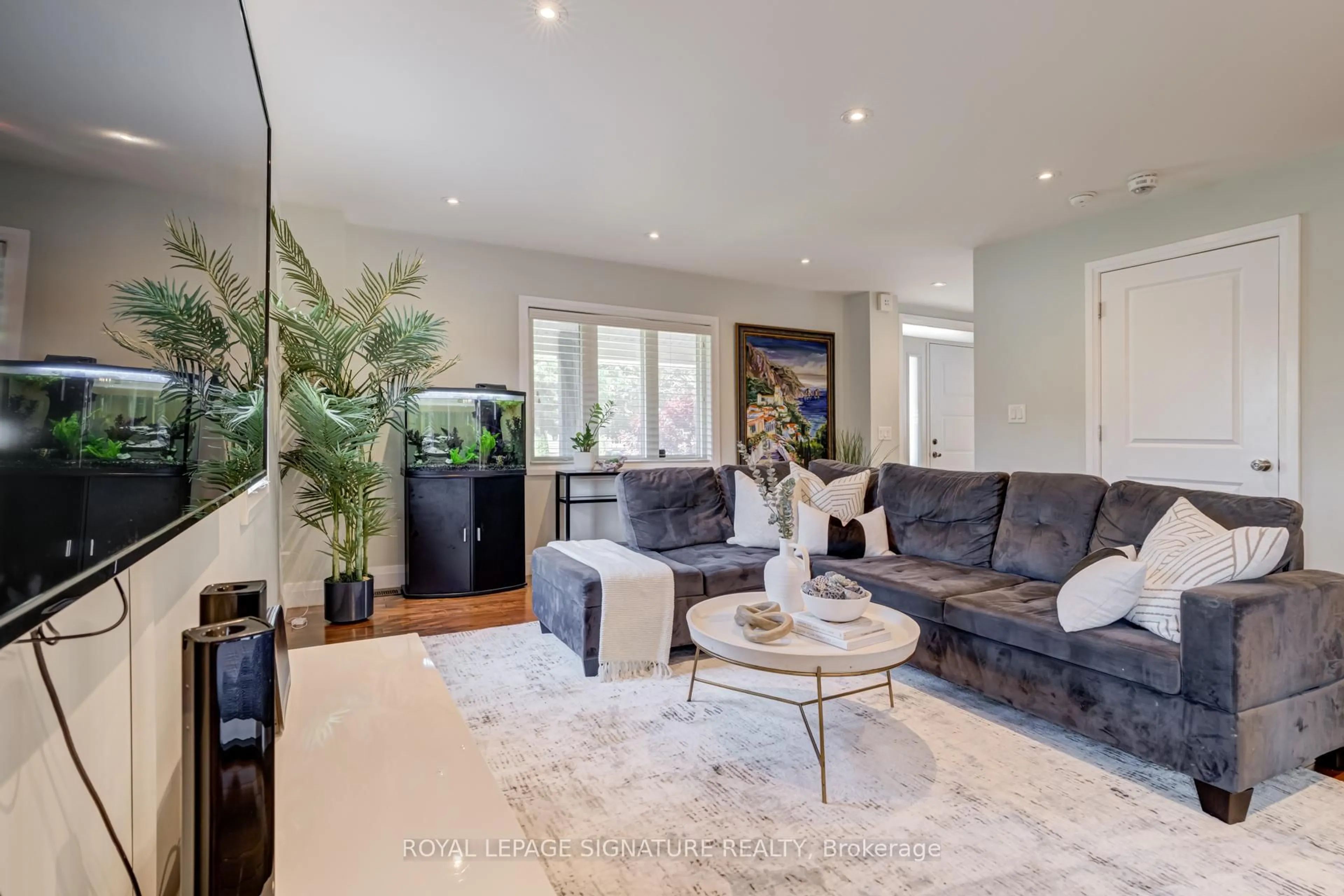 Living room with furniture, unknown for 1 Chiswick Ave, Toronto Ontario M6M 4T5