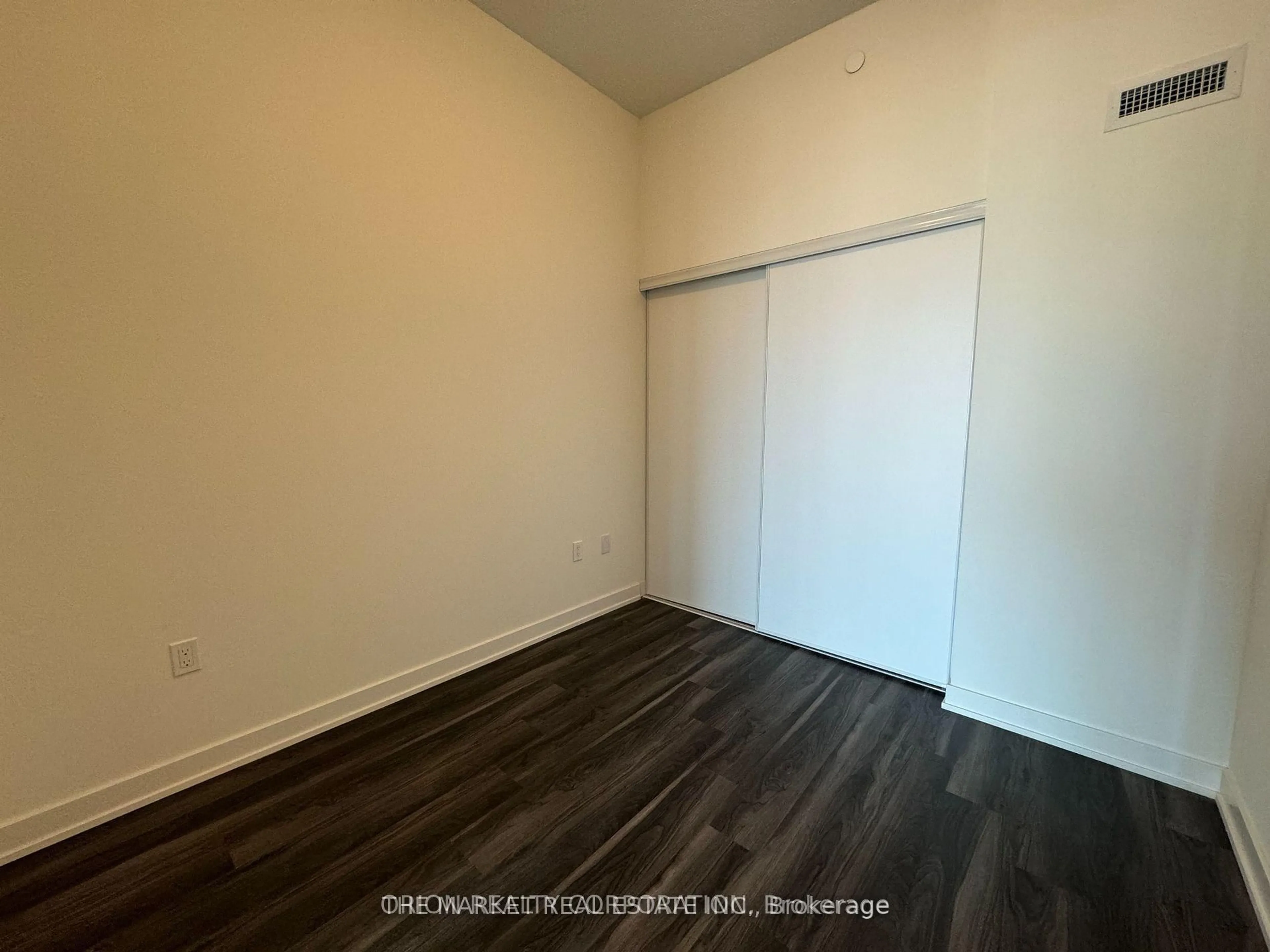 A pic of a room for 859 The Queensway #821, Toronto Ontario M8Z 1N8