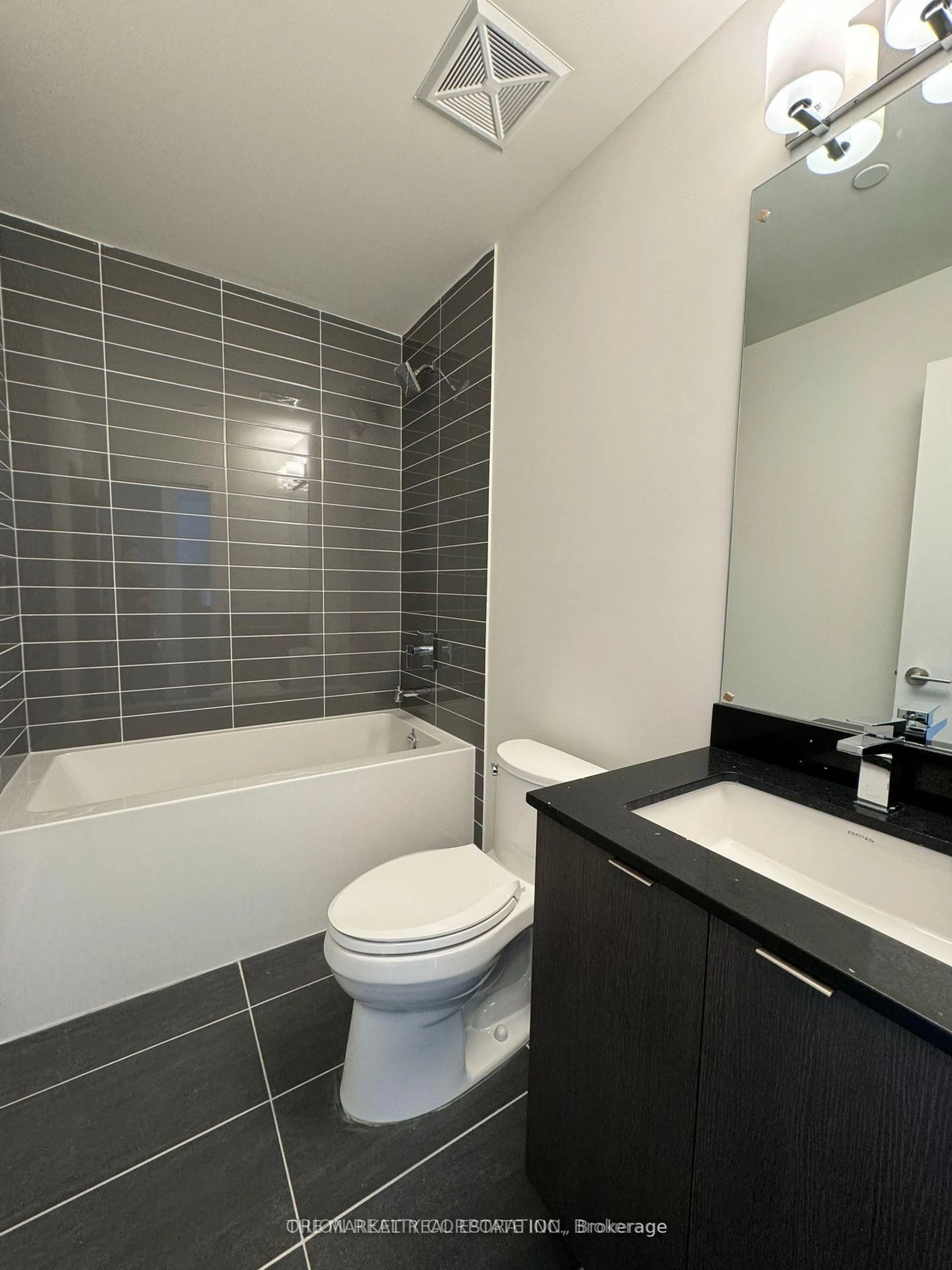 Standard bathroom, ceramic/tile floor for 859 The Queensway #821, Toronto Ontario M8Z 1N8