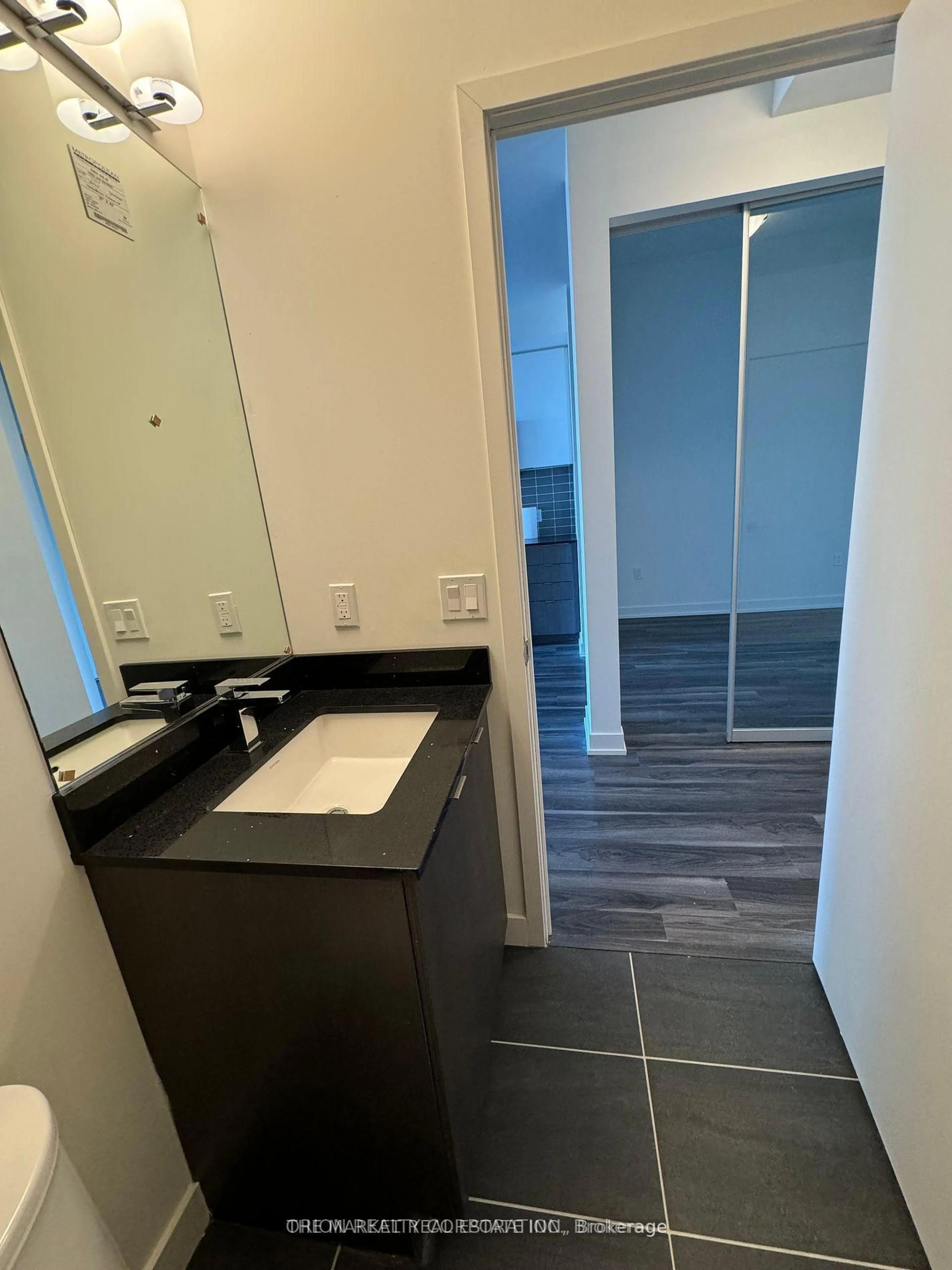 Standard bathroom, unknown for 859 The Queensway #821, Toronto Ontario M8Z 1N8
